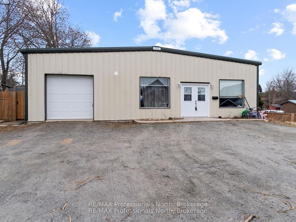 950 Muskoka Road S Property Photo 1