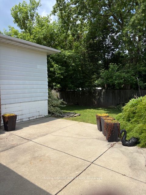 48 Sutton Rd Property Photo 1