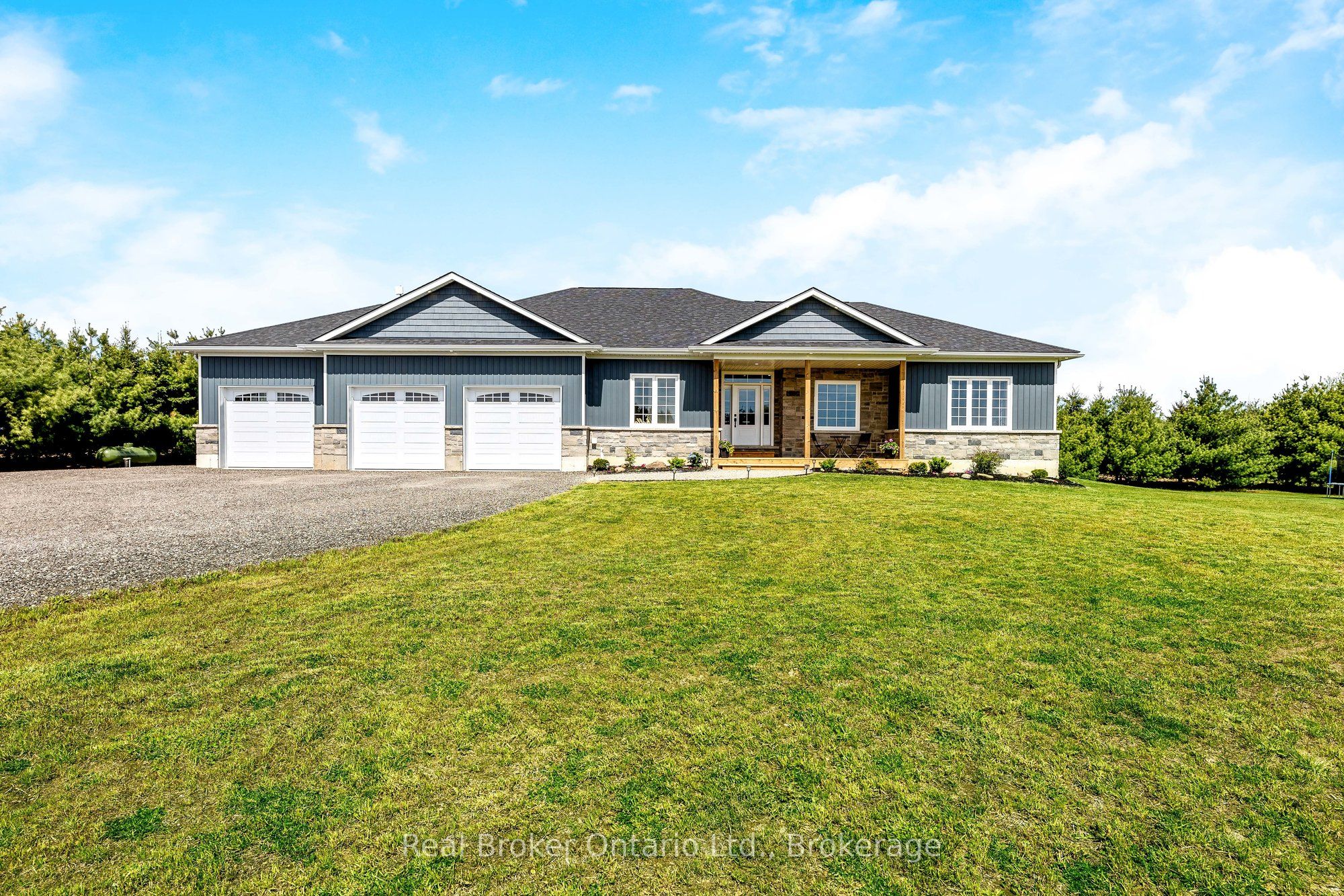 142401 15 Side Road Property Photo 1