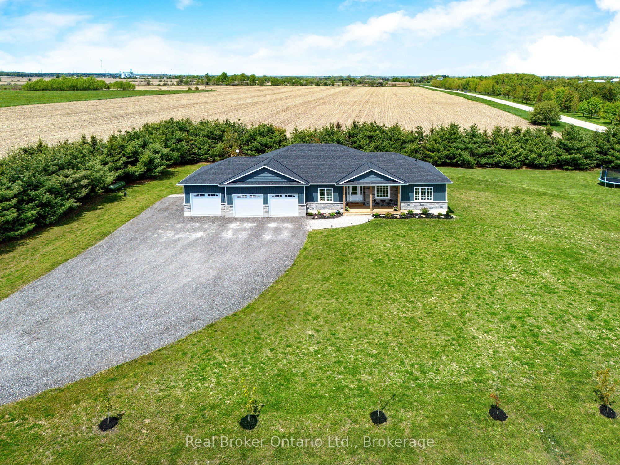 142401 15 Side Road Property Photo 2