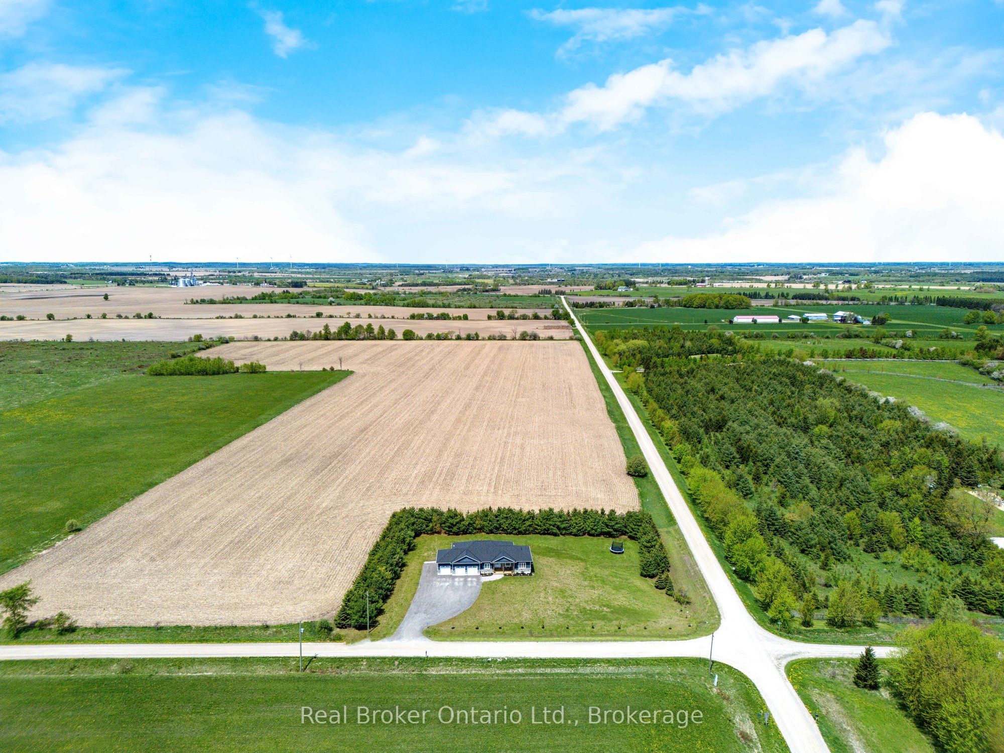 142401 15 Side Road Property Photo 4