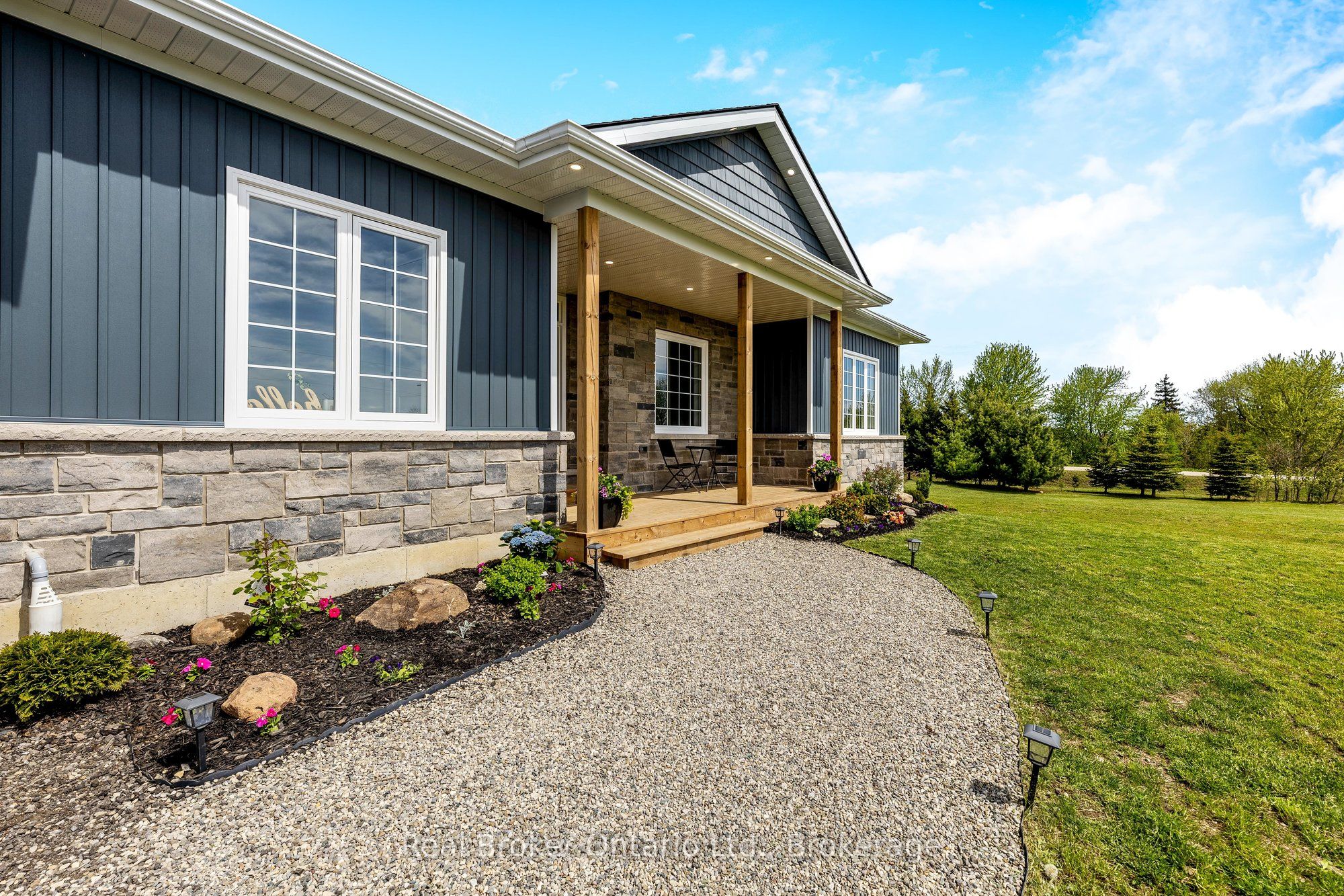 142401 15 Side Road Property Photo 8