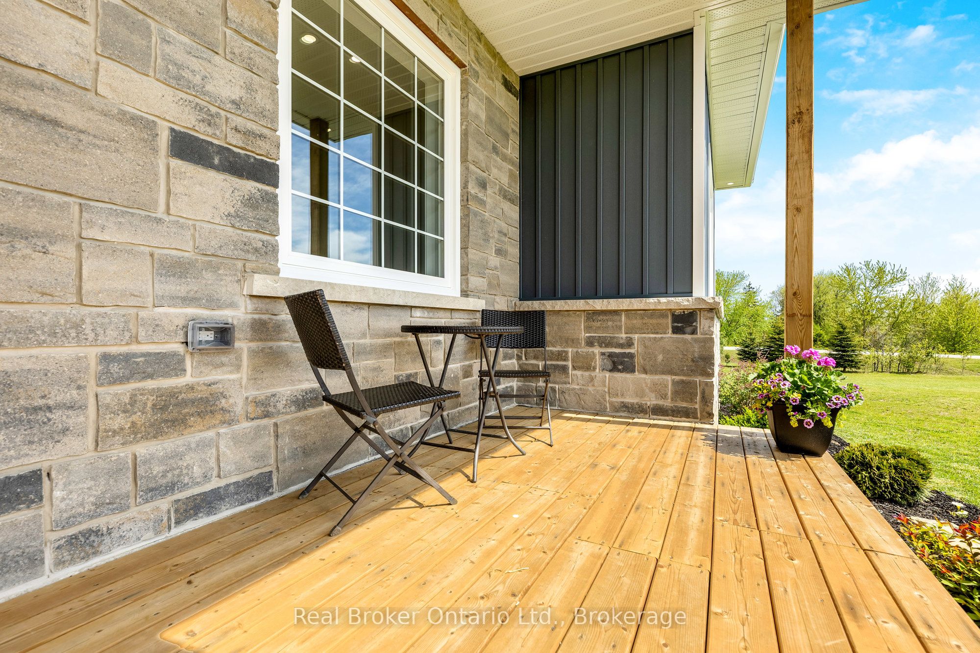 142401 15 Side Road Property Photo 9