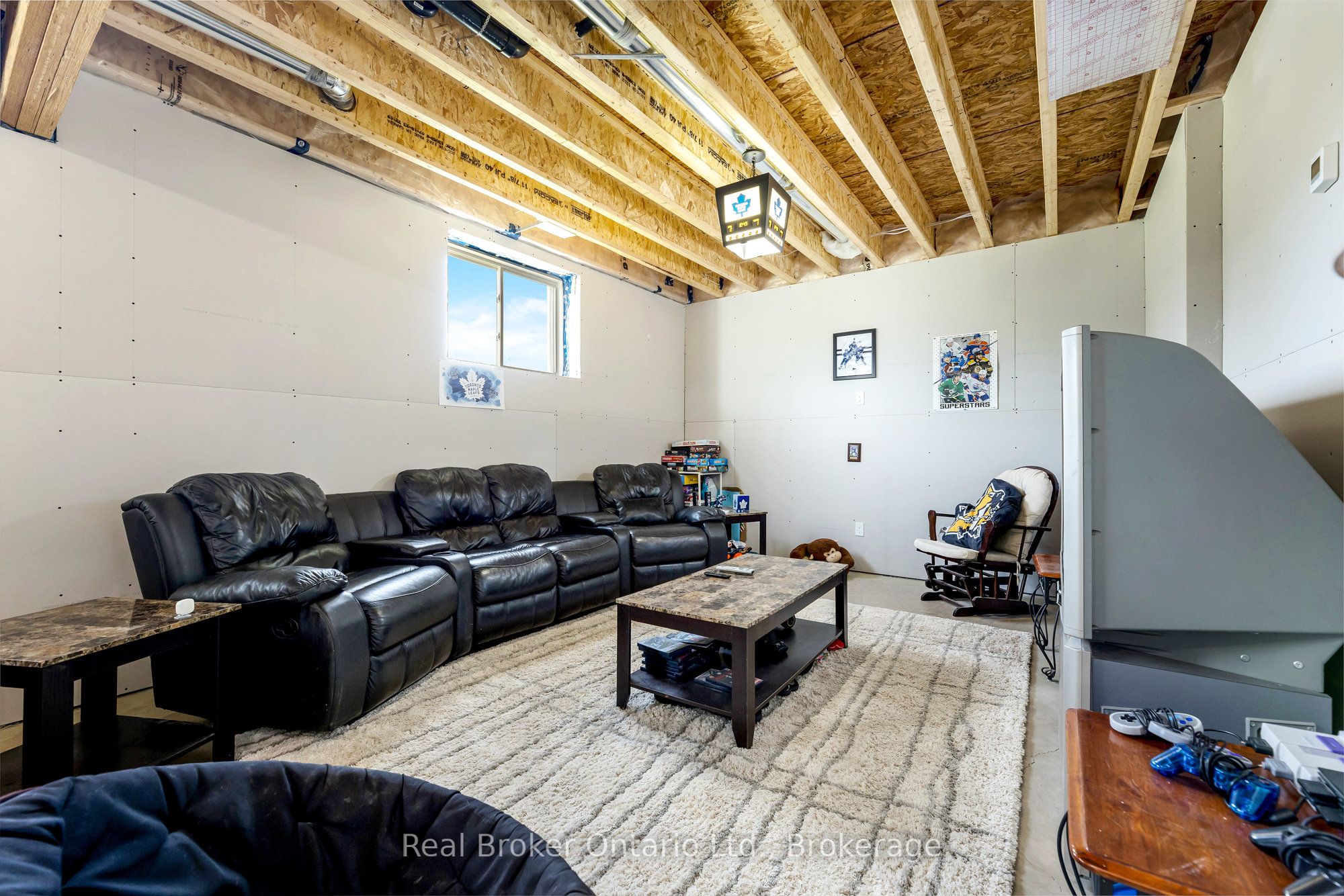 142401 15 Side Road Property Photo 30