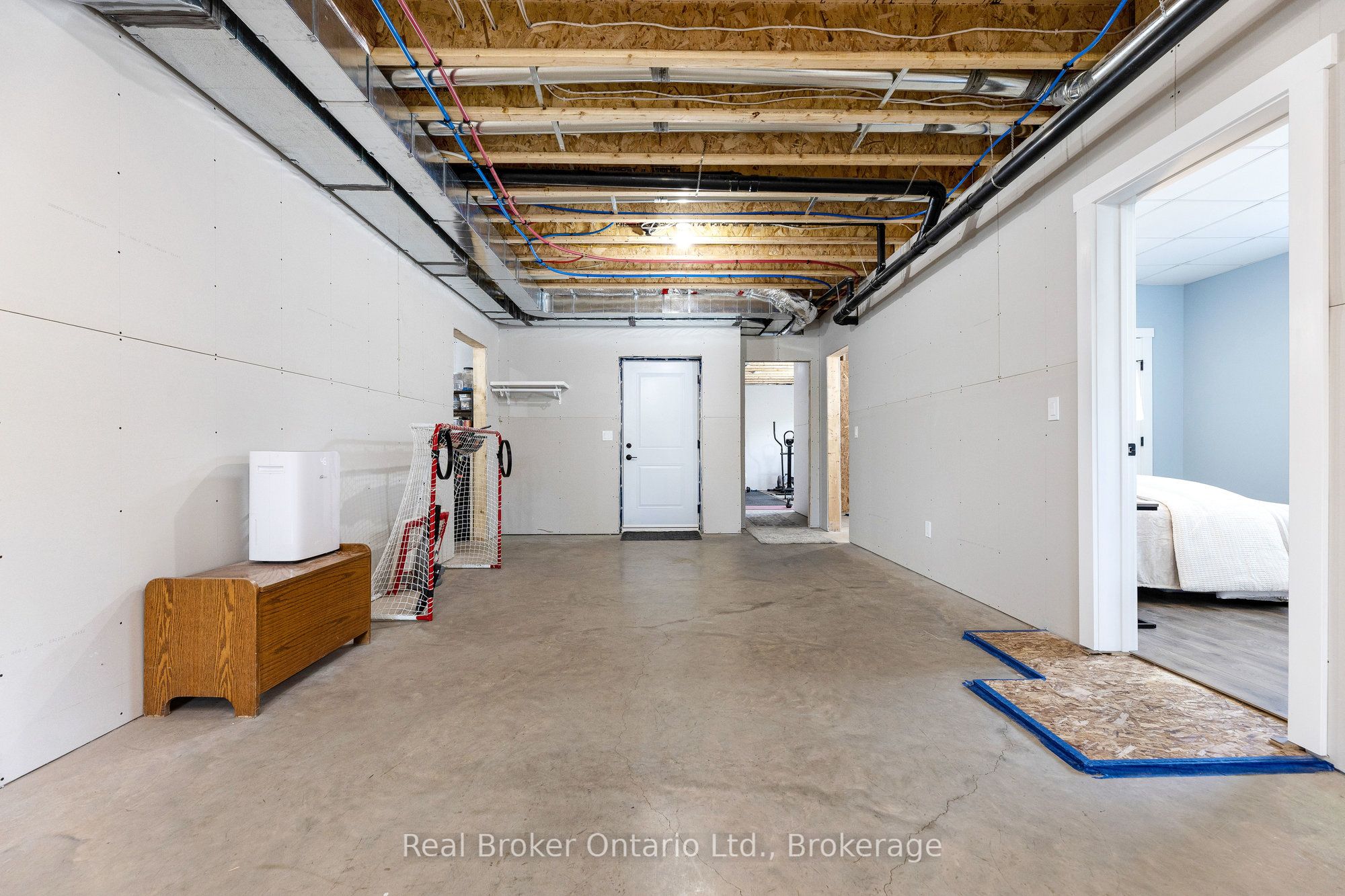 142401 15 Side Road Property Photo 31