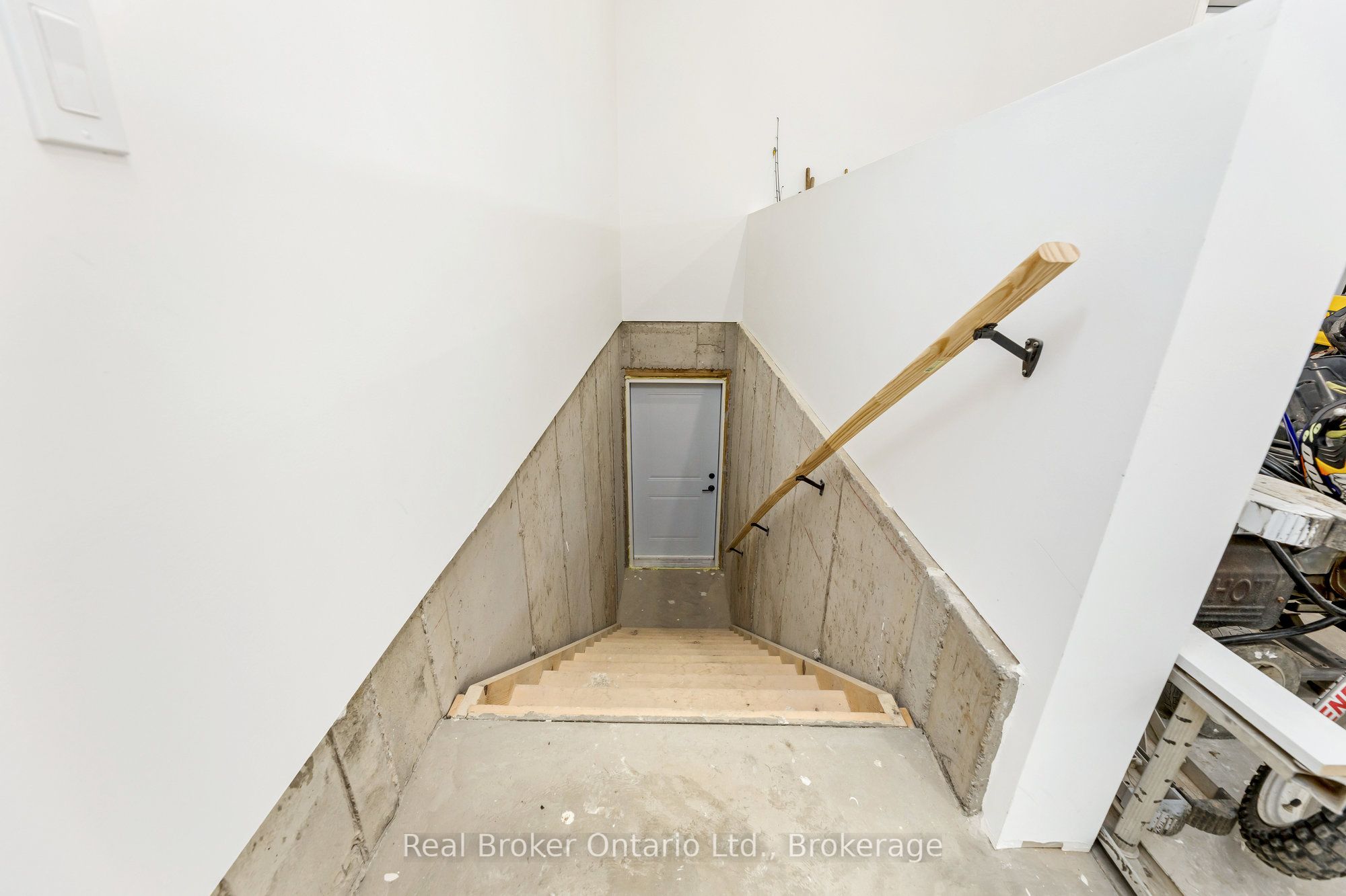 142401 15 Side Road Property Photo 36