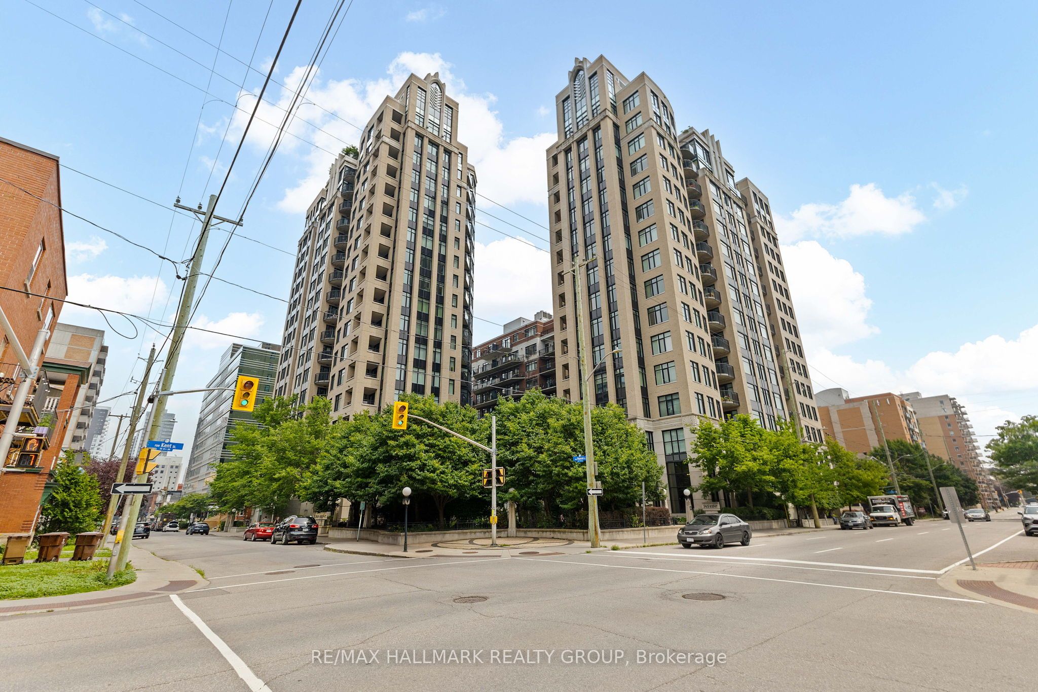245 Kent St Property Photo 1