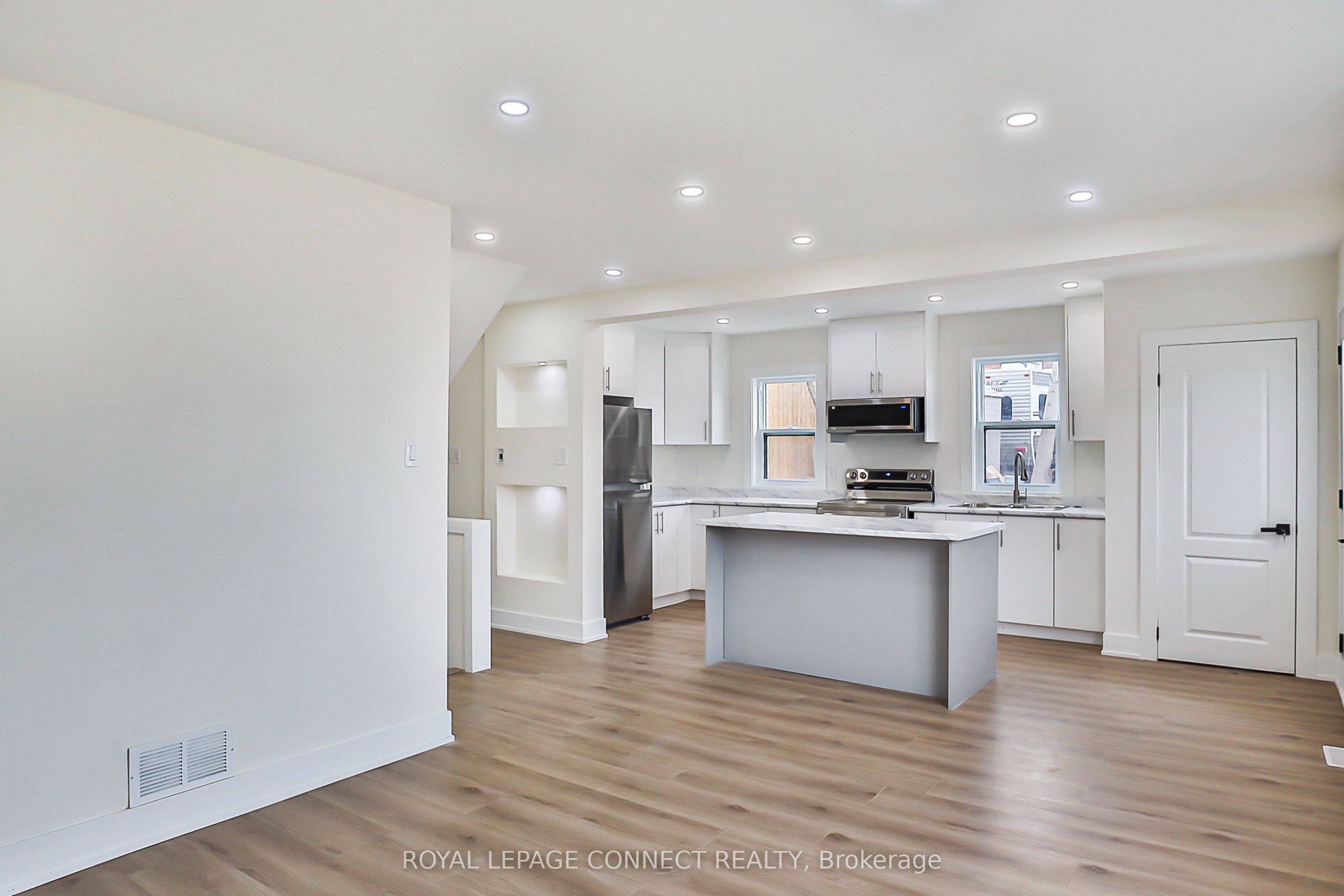 761 Guelph St Property Photo 1