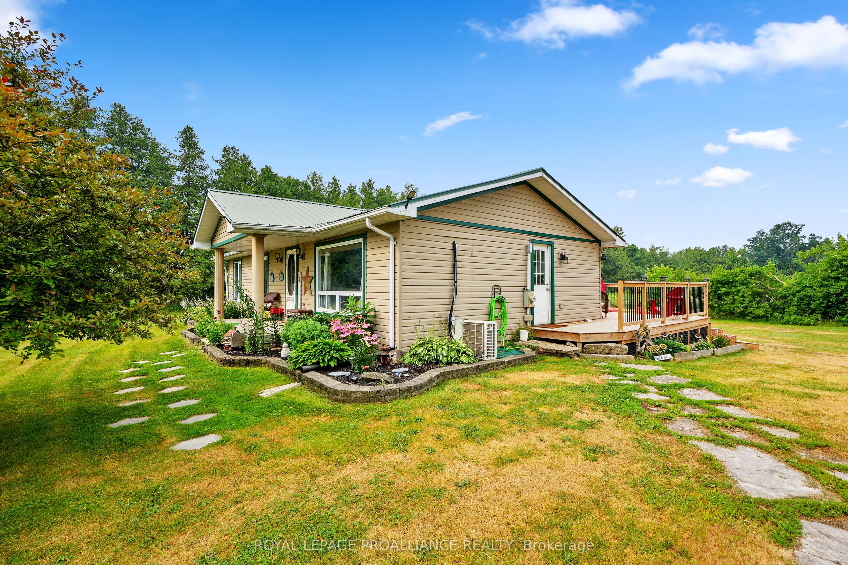 16 Mack Trail Property Photo 4