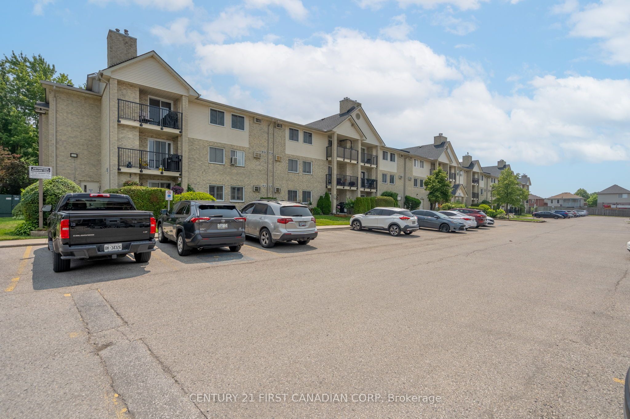 727 Deveron Crescent 203 Property Photo 1