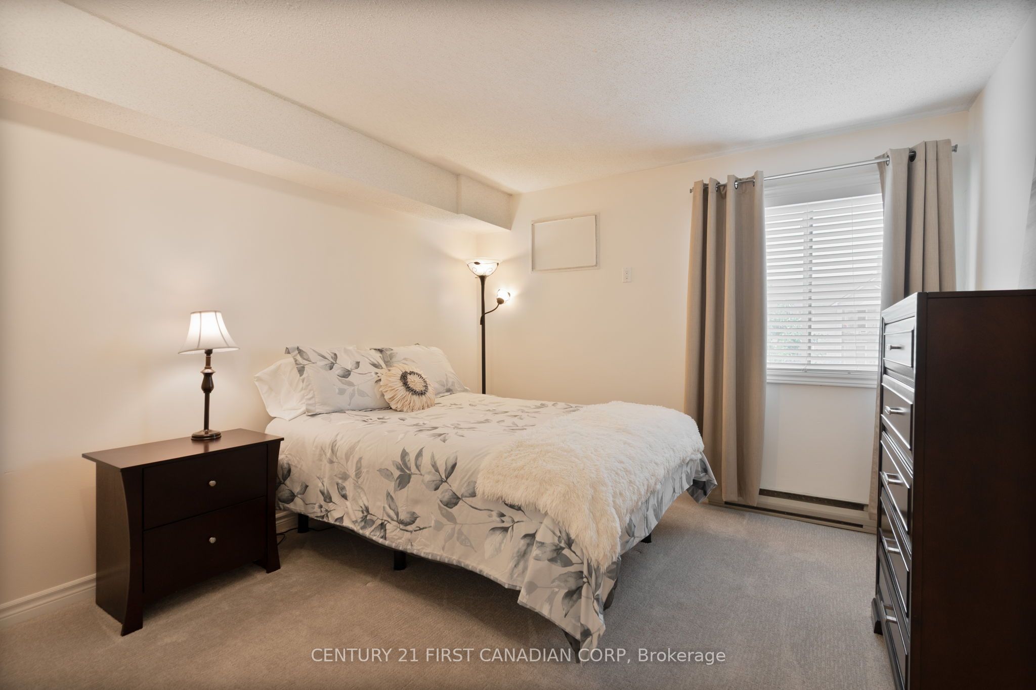 727 Deveron Crescent 203 Property Photo 10