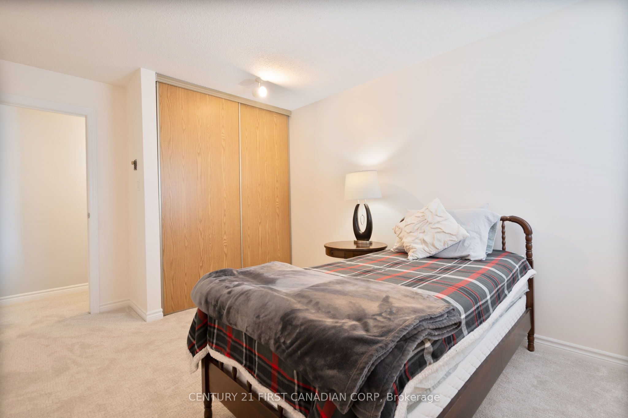 727 Deveron Crescent 203 Property Photo 14