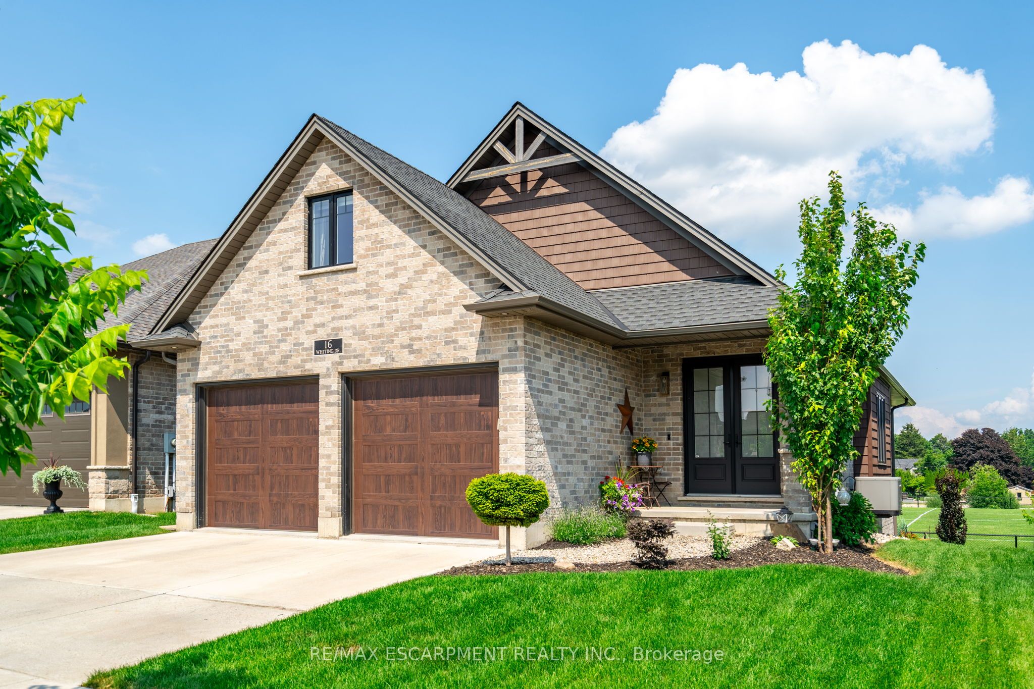 16 Whiting Drive Property Photo 1