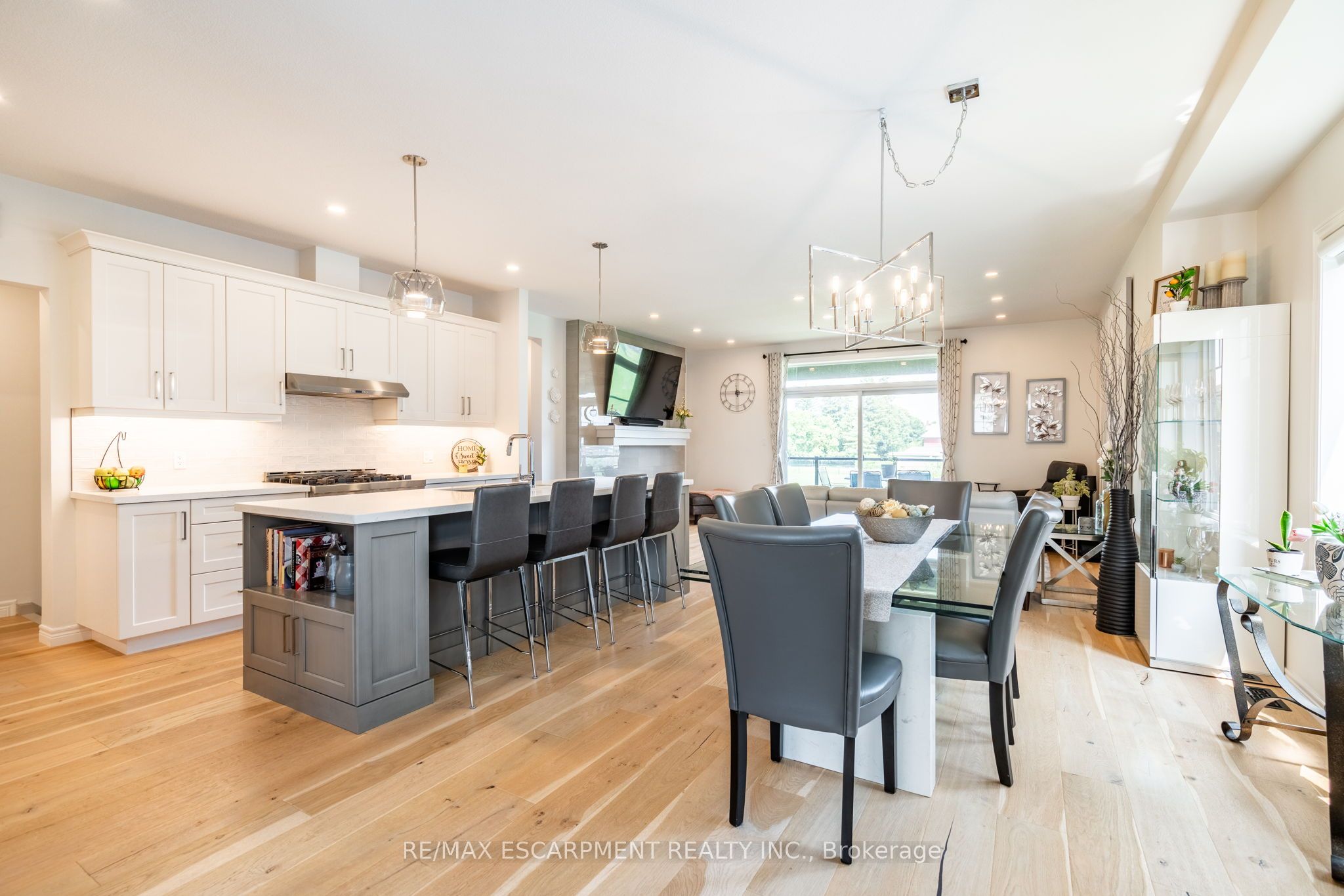 16 Whiting Drive Property Photo 12