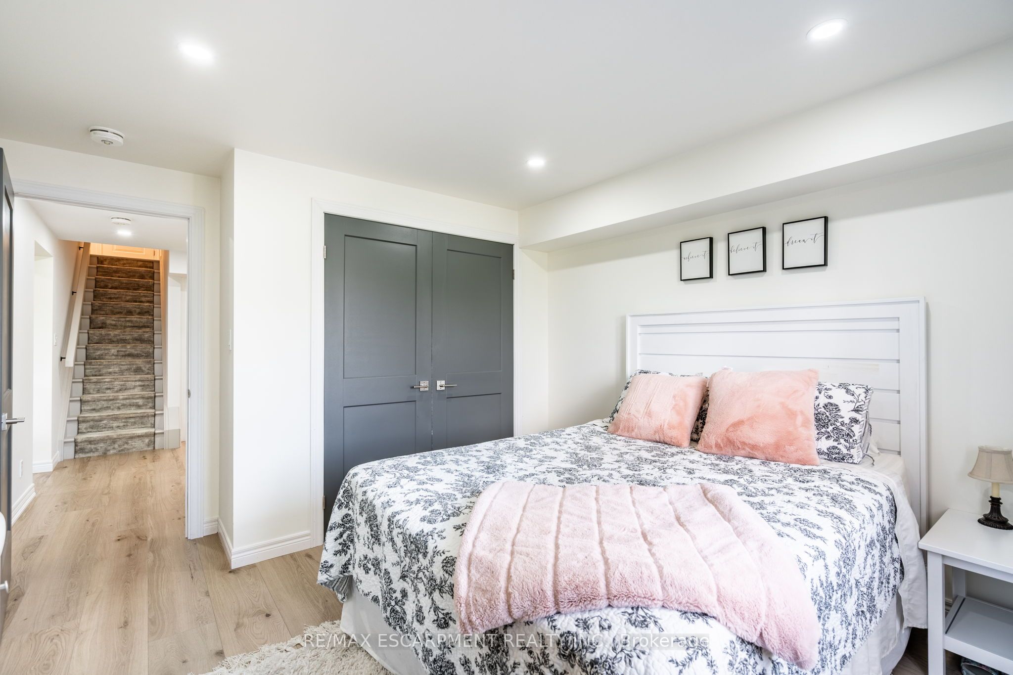 16 Whiting Drive Property Photo 36