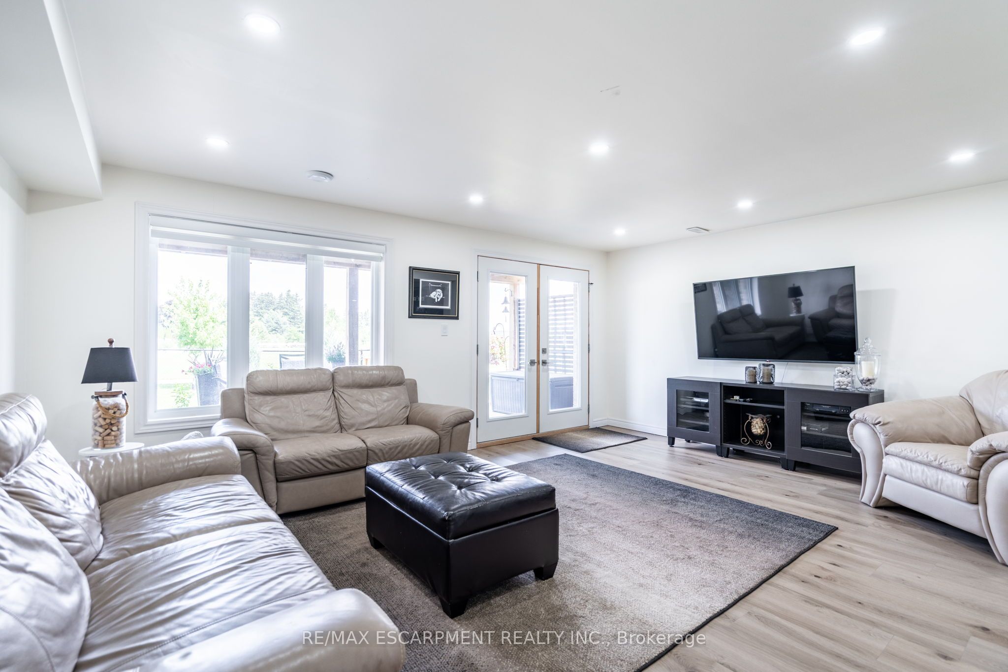 16 Whiting Drive Property Photo 41