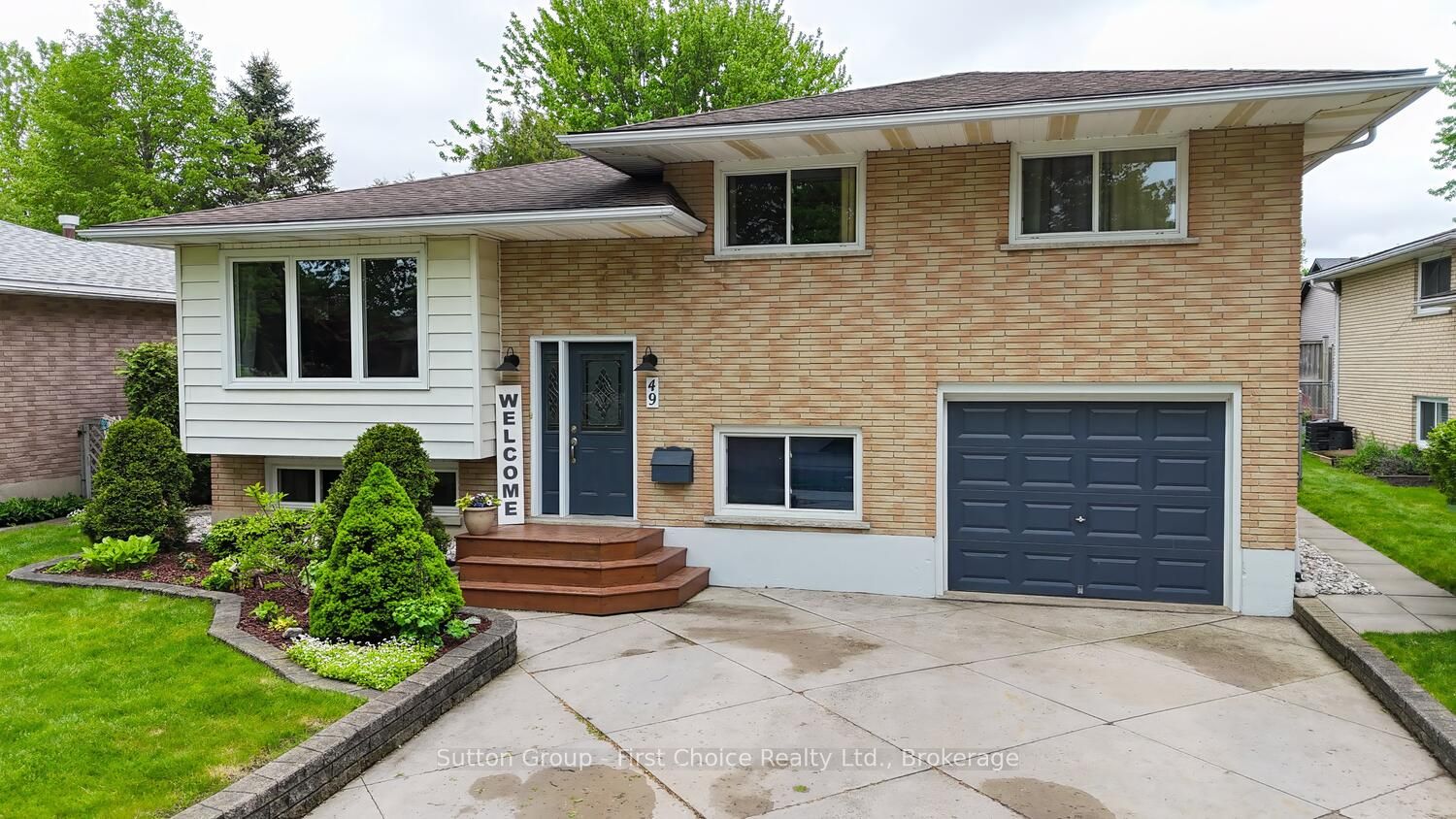 49 Demille St Property Photo 1