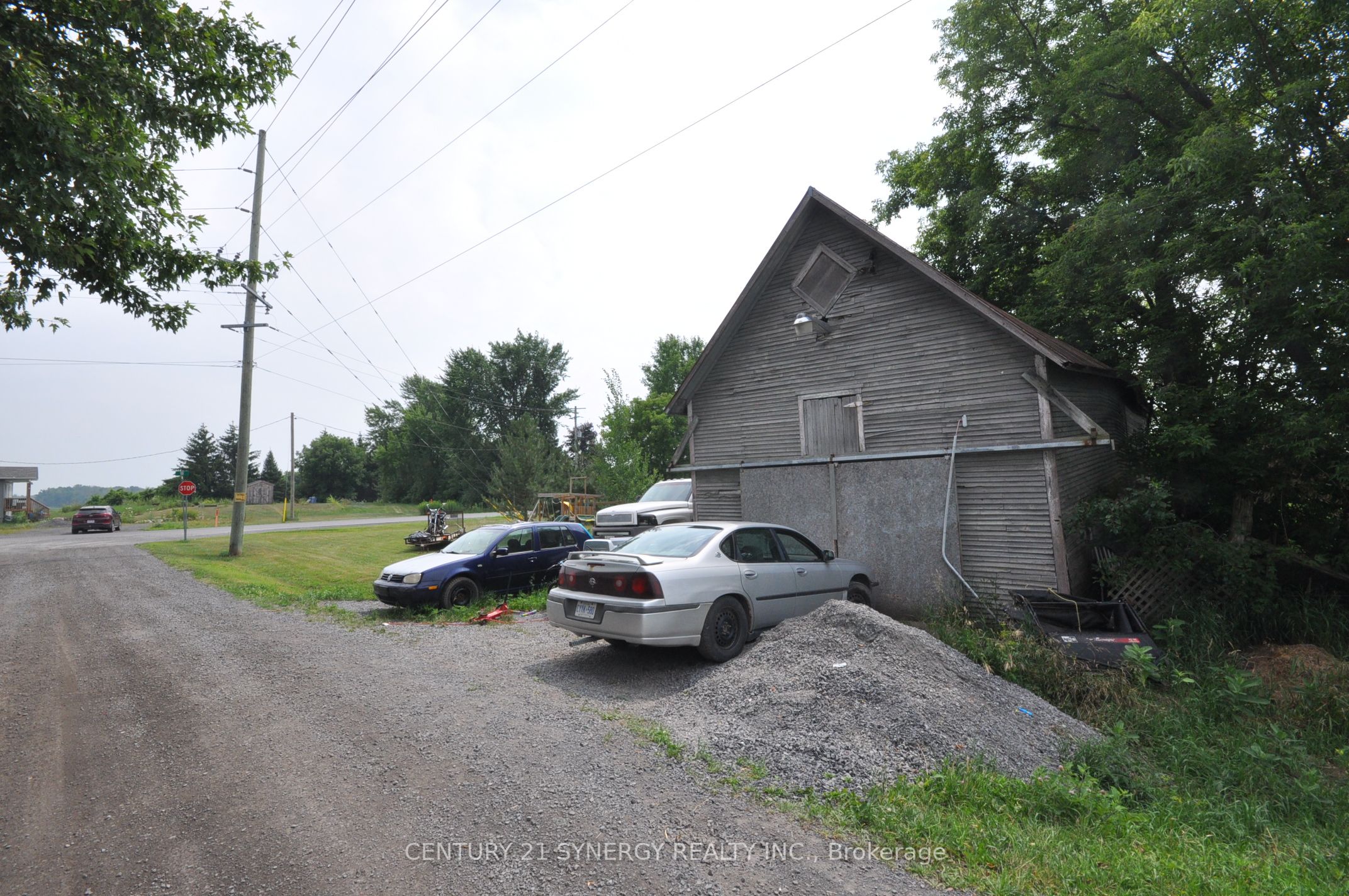 3305 Hollister Road N Property Photo 9