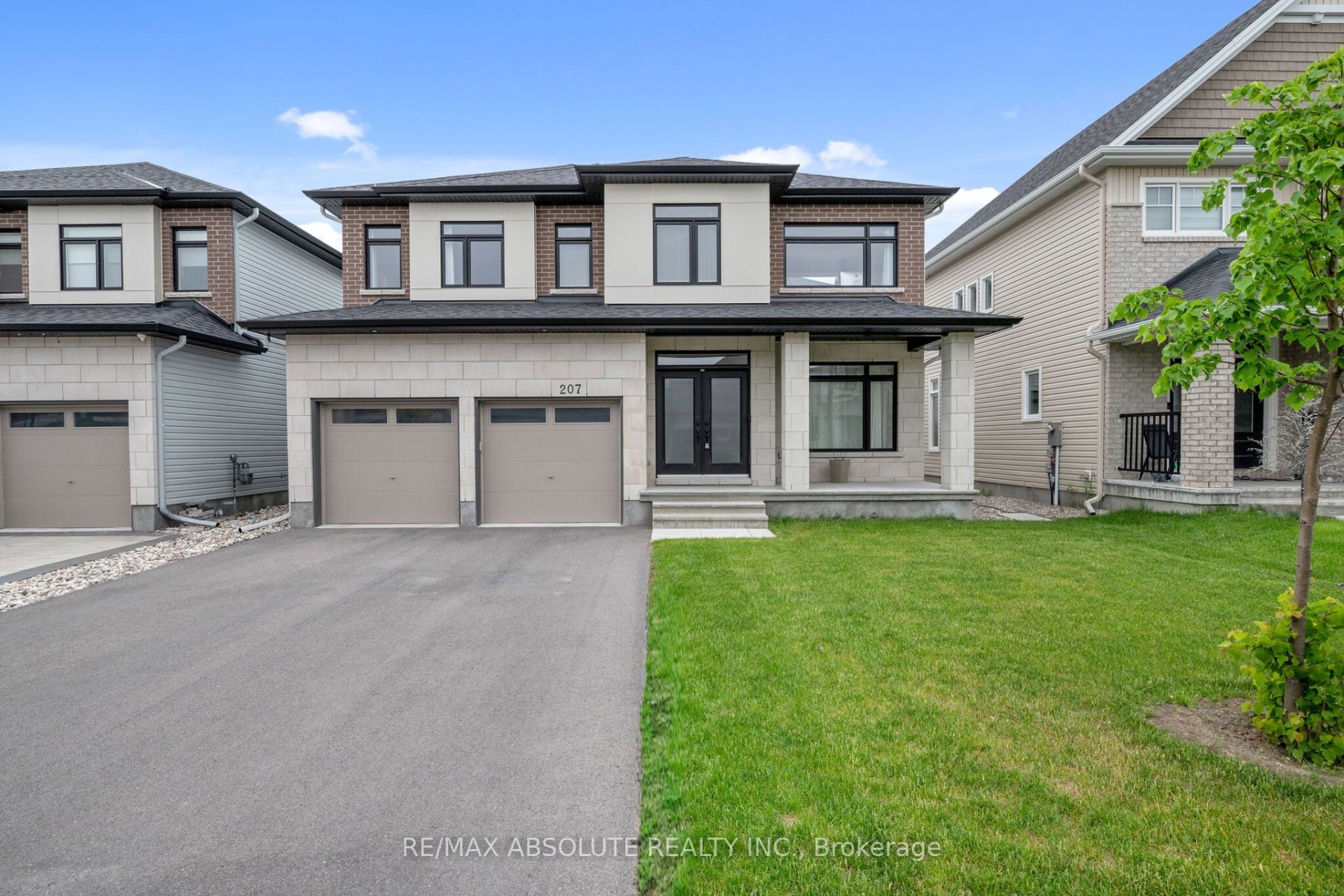 207 Osterley Way Property Photo 1