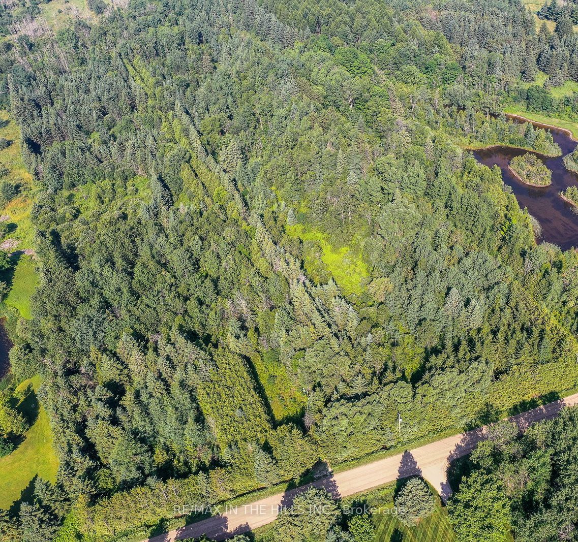 333130 7th Line Property Photo 2