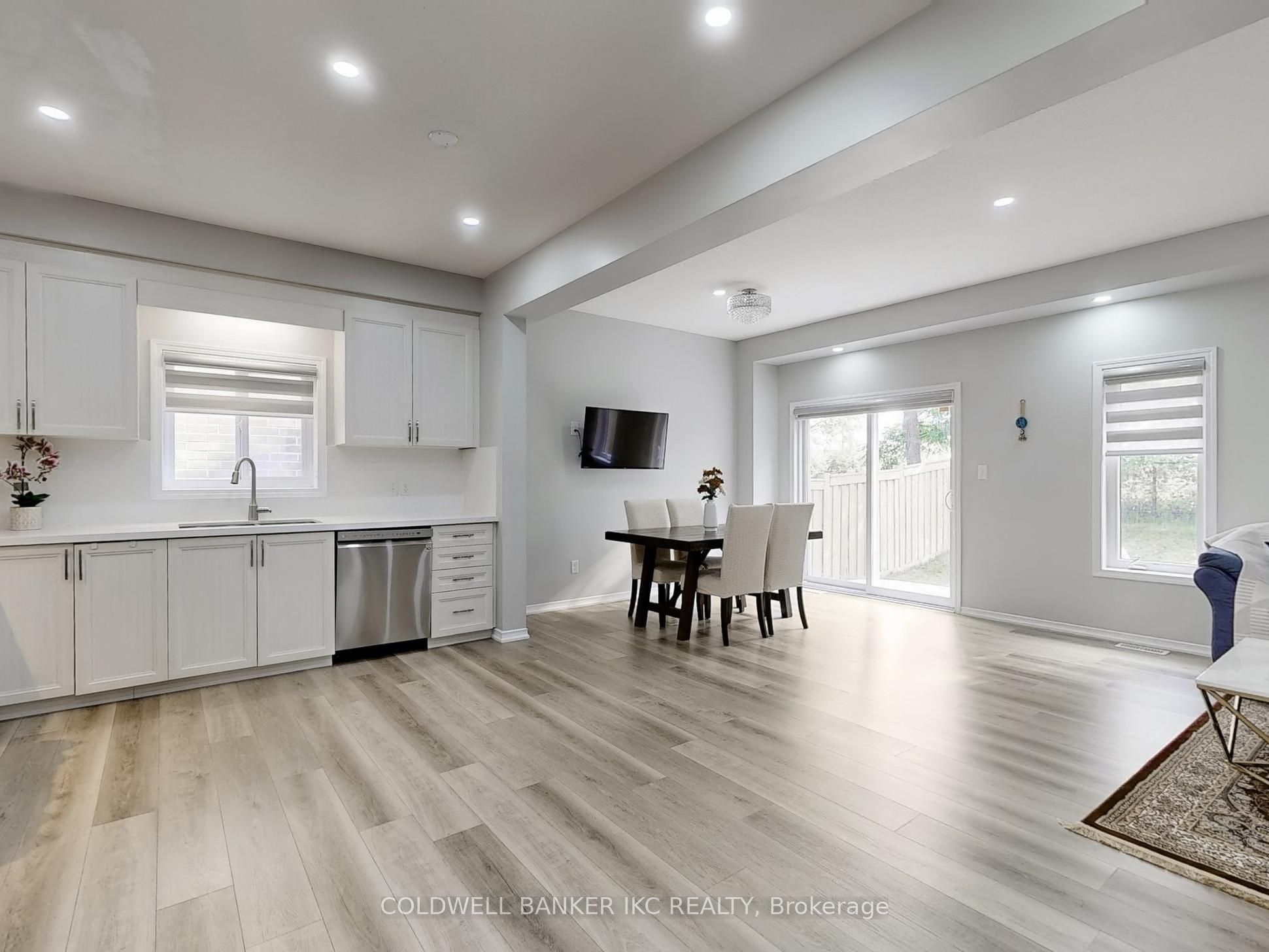 34 Mistywood Street Property Photo 6