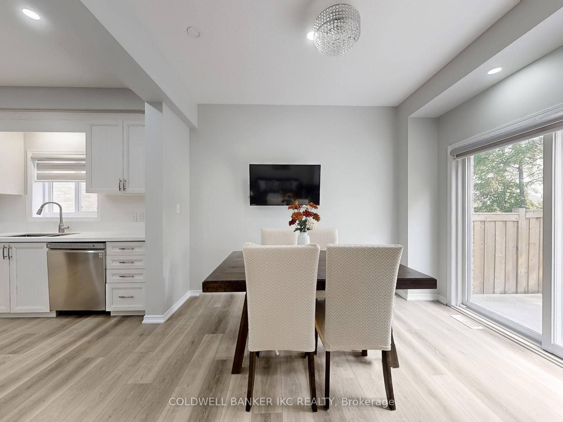 34 Mistywood Street Property Photo 11