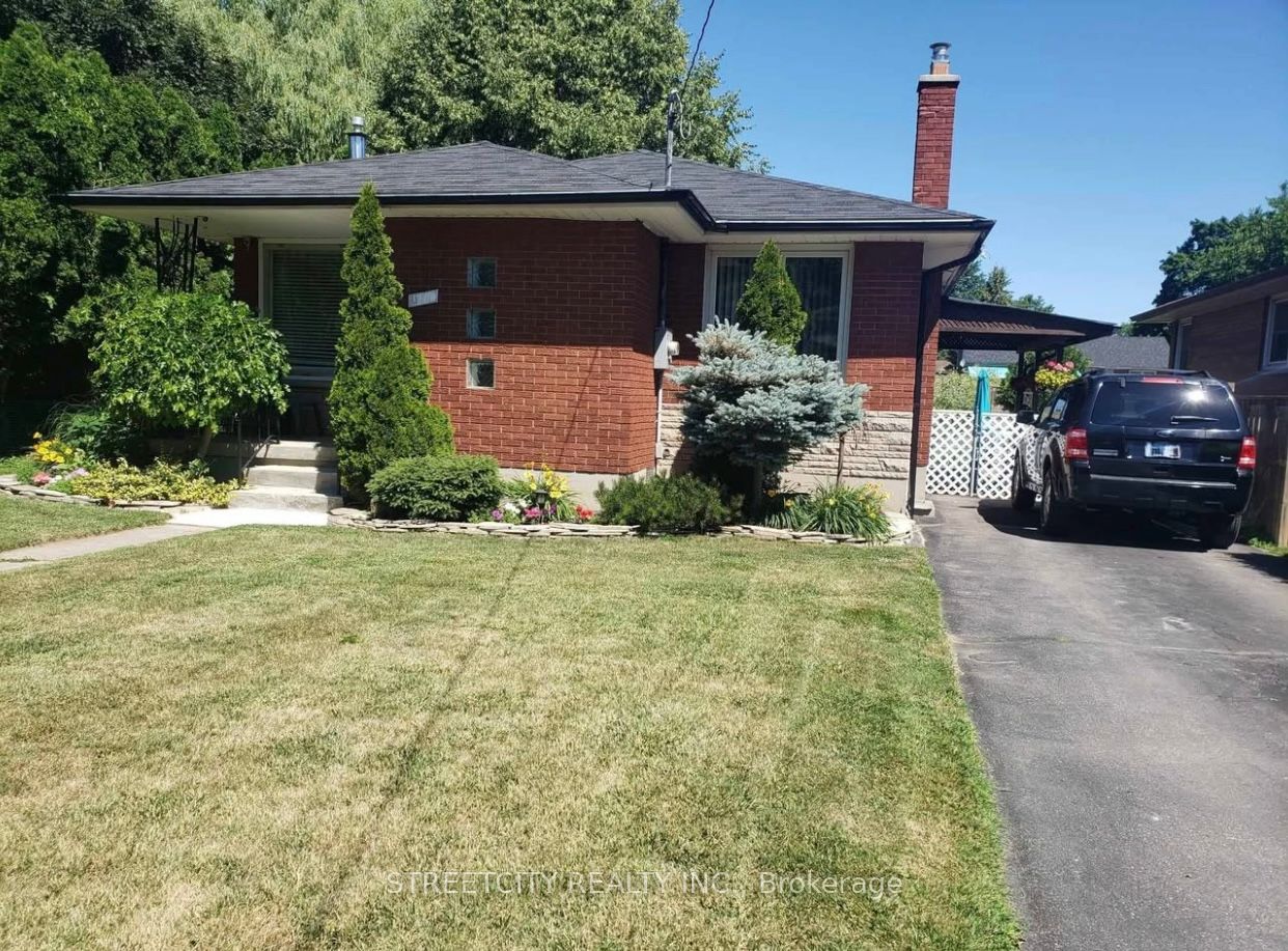 1580 Borden Street Upper Property Photo 1