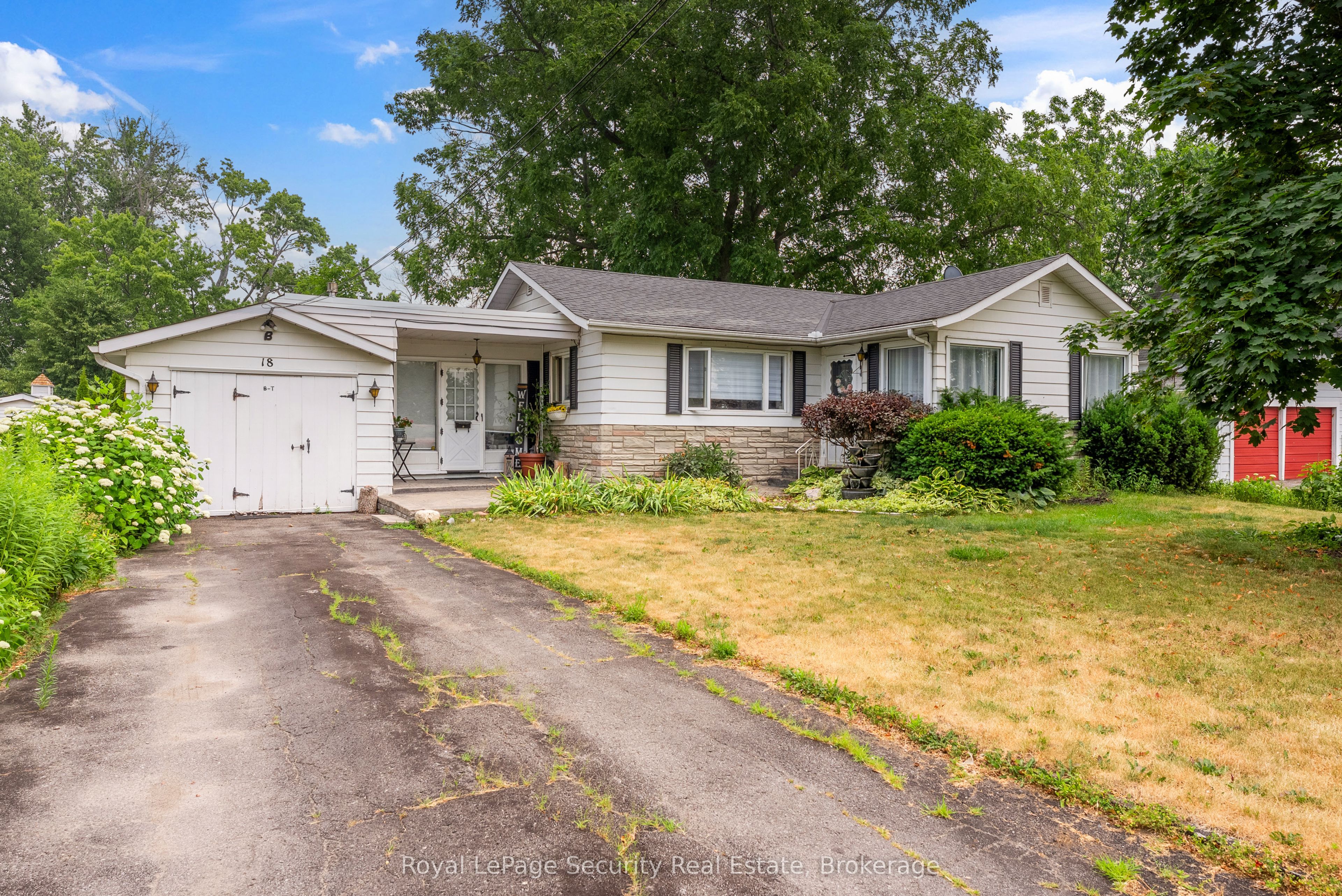 18 Ashley Street Property Photo 1