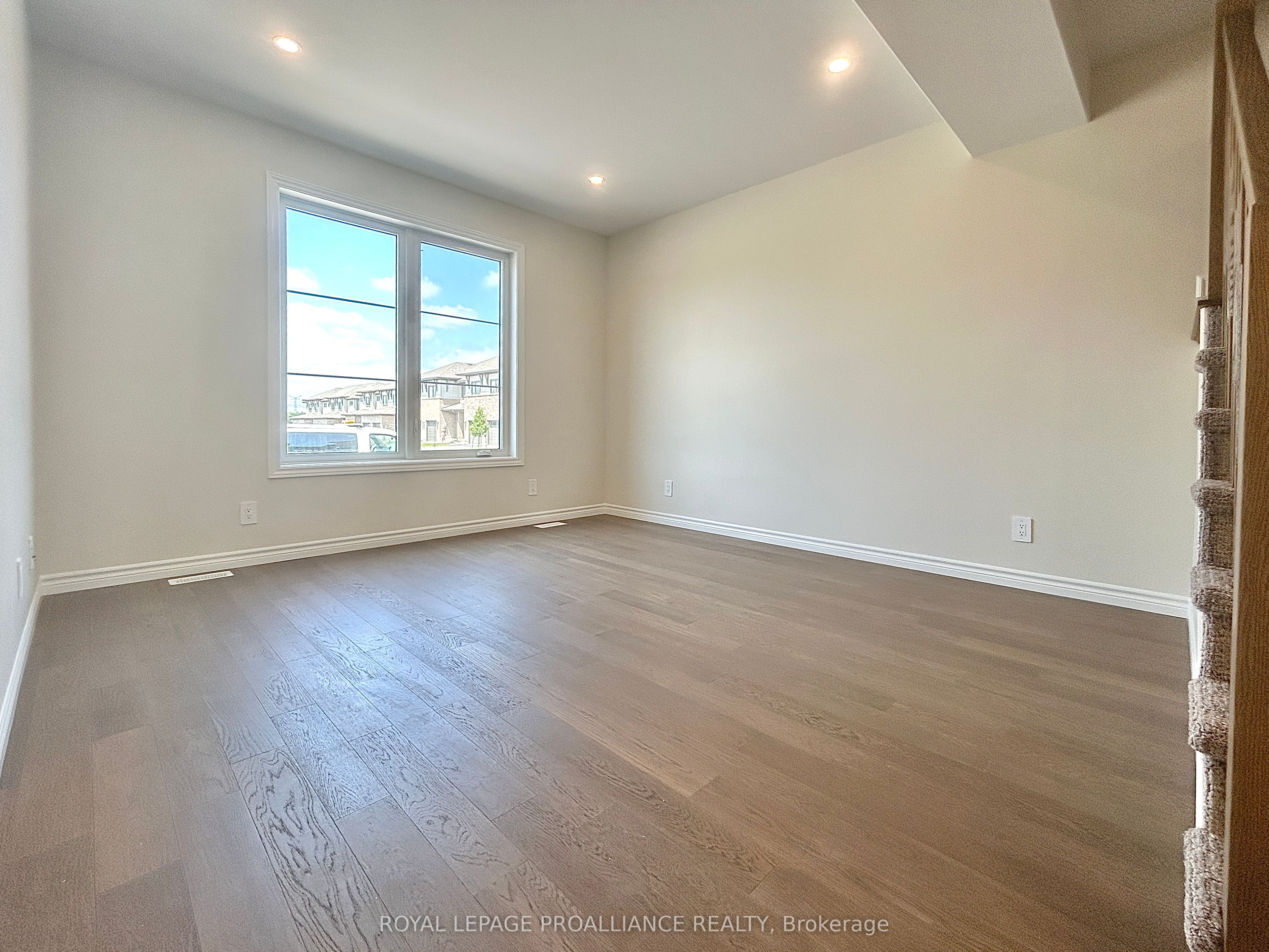 16 Riverstone Way Property Photo 3