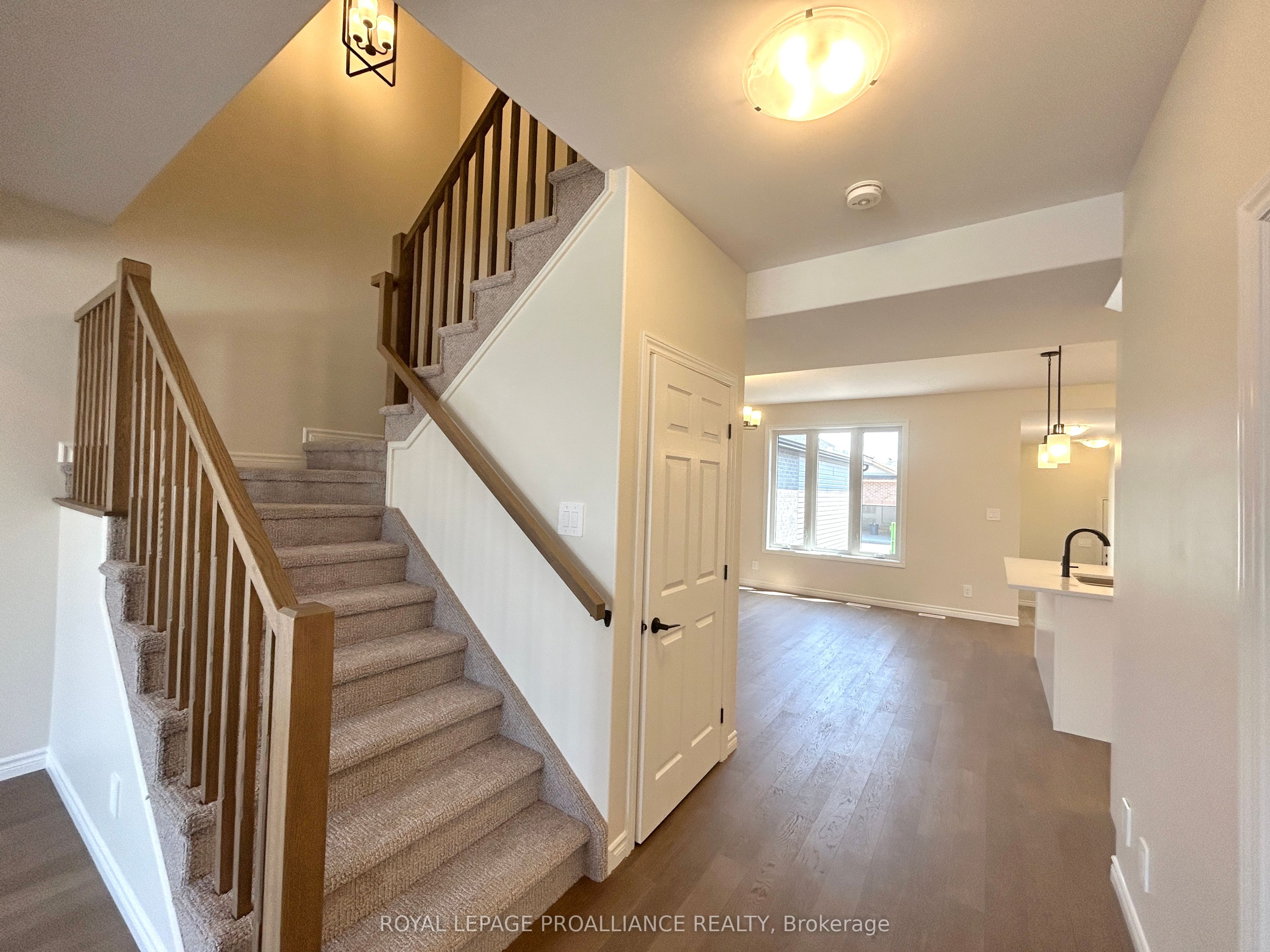 16 Riverstone Way Property Photo 4
