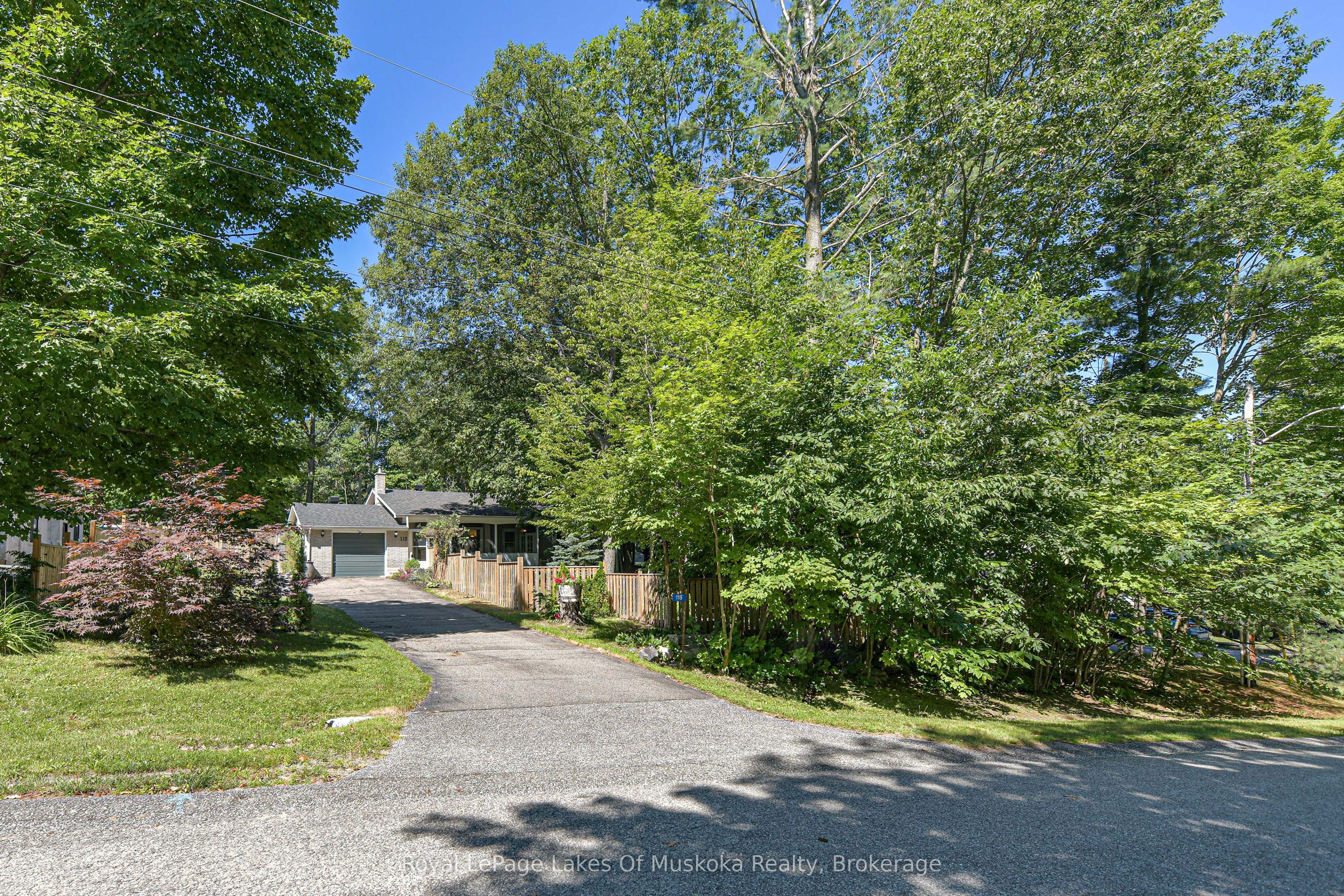 115 Douglas St Property Photo 1