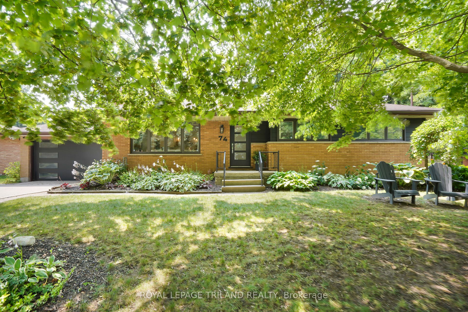 74 Biscay Rd Property Photo 1