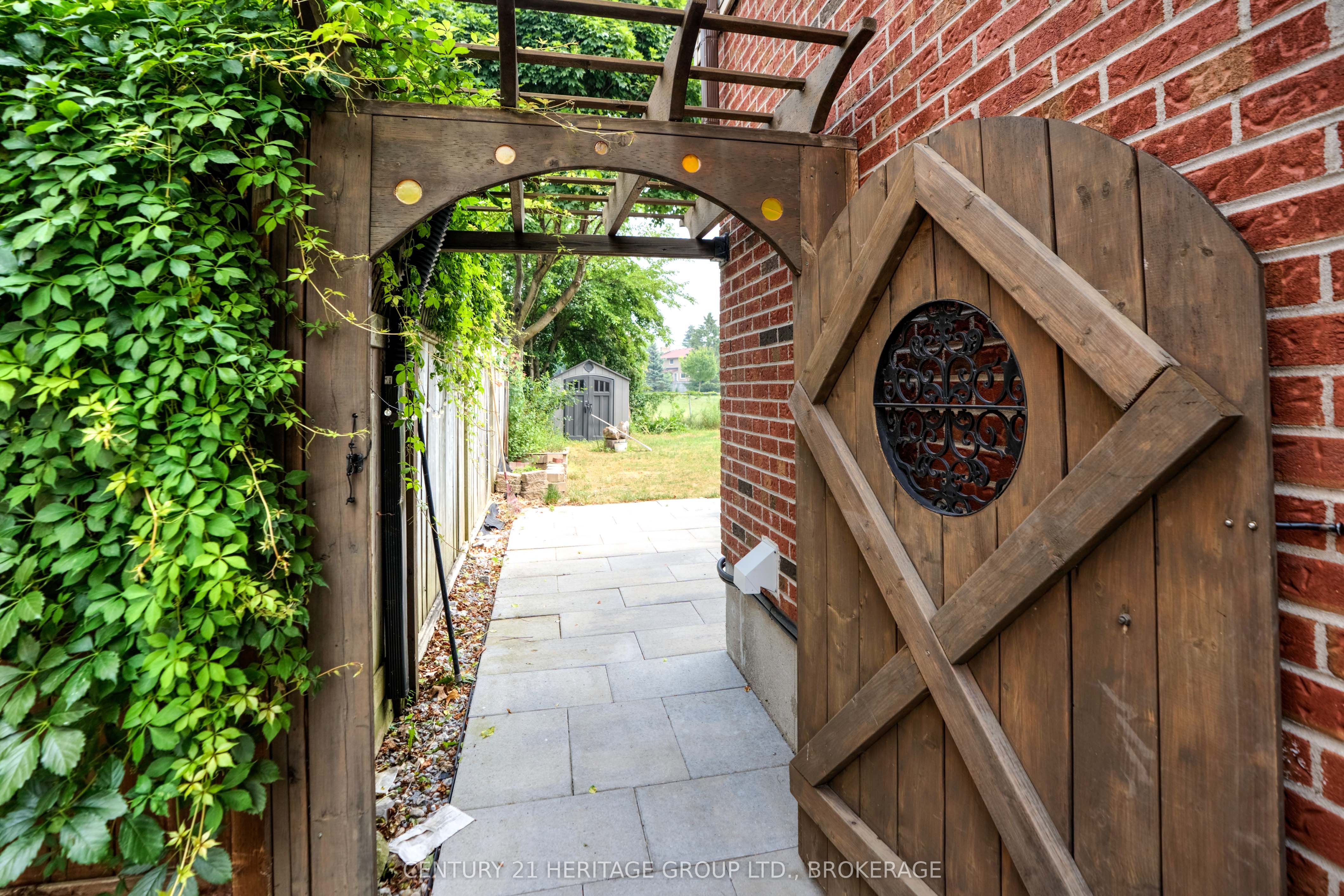 836 Milford Drive Property Photo 3