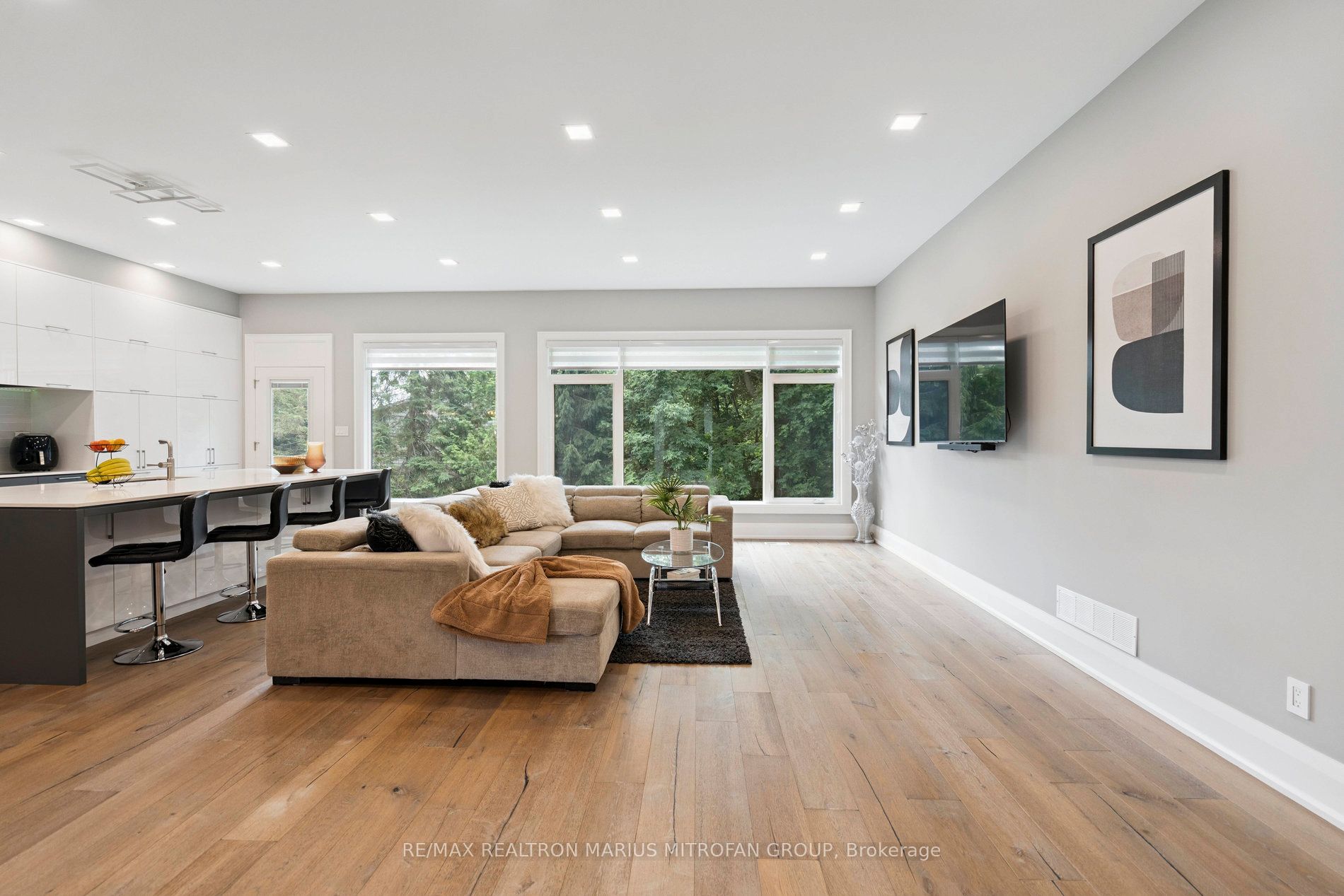 1 Gaywood Gardens Property Photo 5