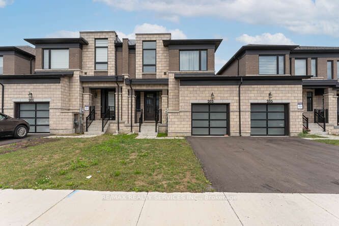 203 Huntingford Trl