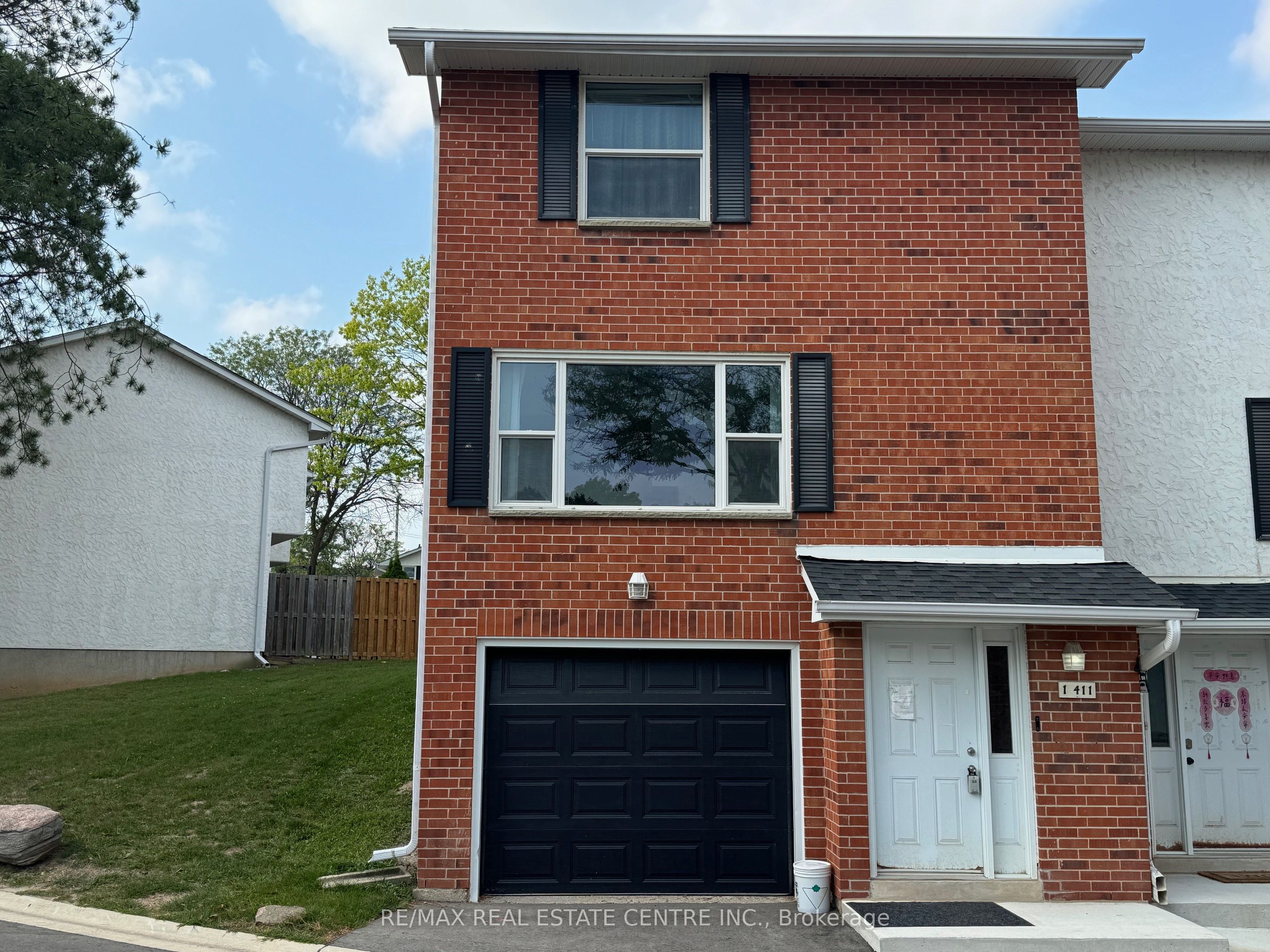 411 Keats Way Property Photo 1