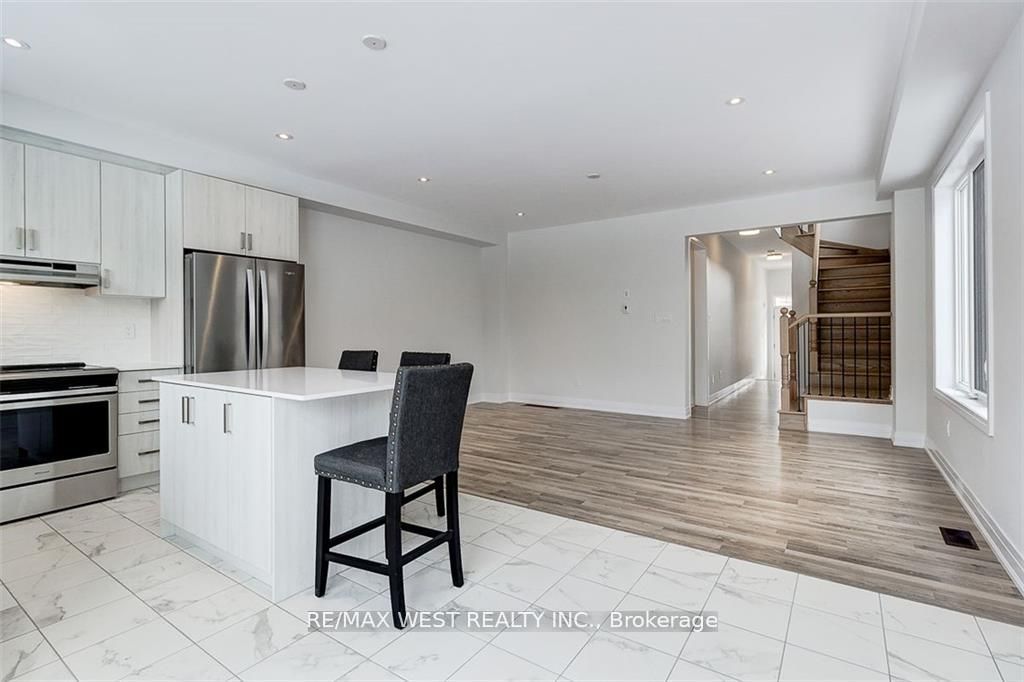 113 Hartley Avenue 22 Property Photo 4