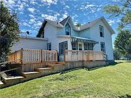 185 Russell Street N Property Photo 1