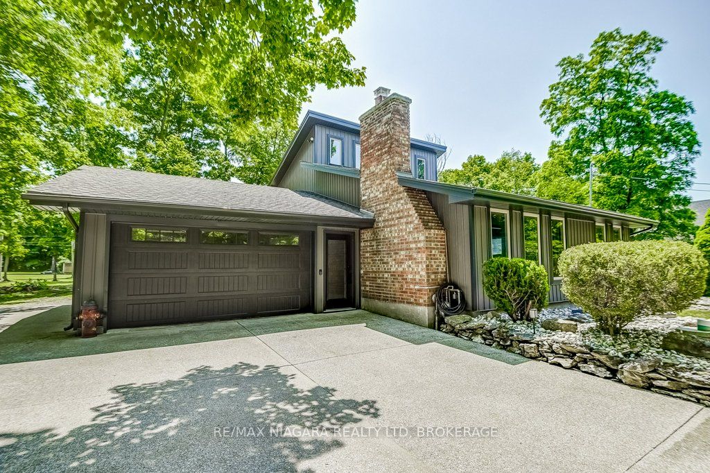 4905 Mapleview Cres Property Photo 1