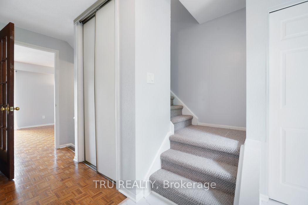 227 Pickford Drive Property Photo 6