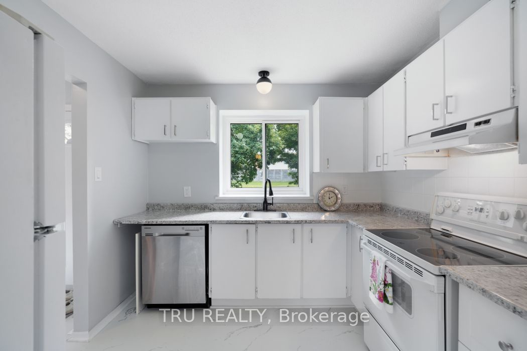227 Pickford Drive Property Photo 8