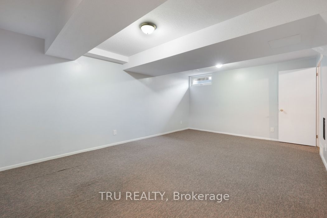 227 Pickford Drive Property Photo 28
