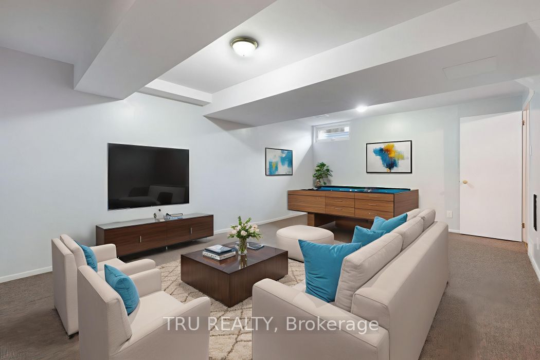 227 Pickford Drive Property Photo 29