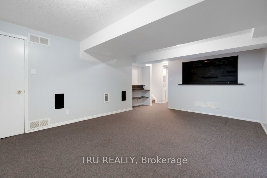 227 Pickford Drive Property Photo 30