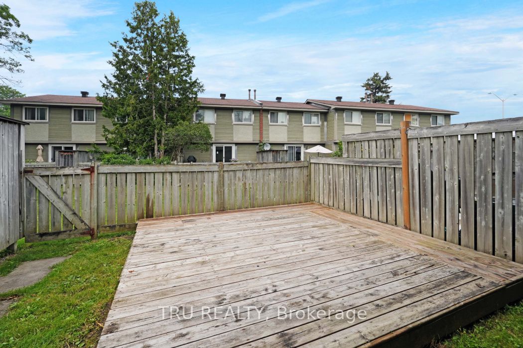 227 Pickford Drive Property Photo 33