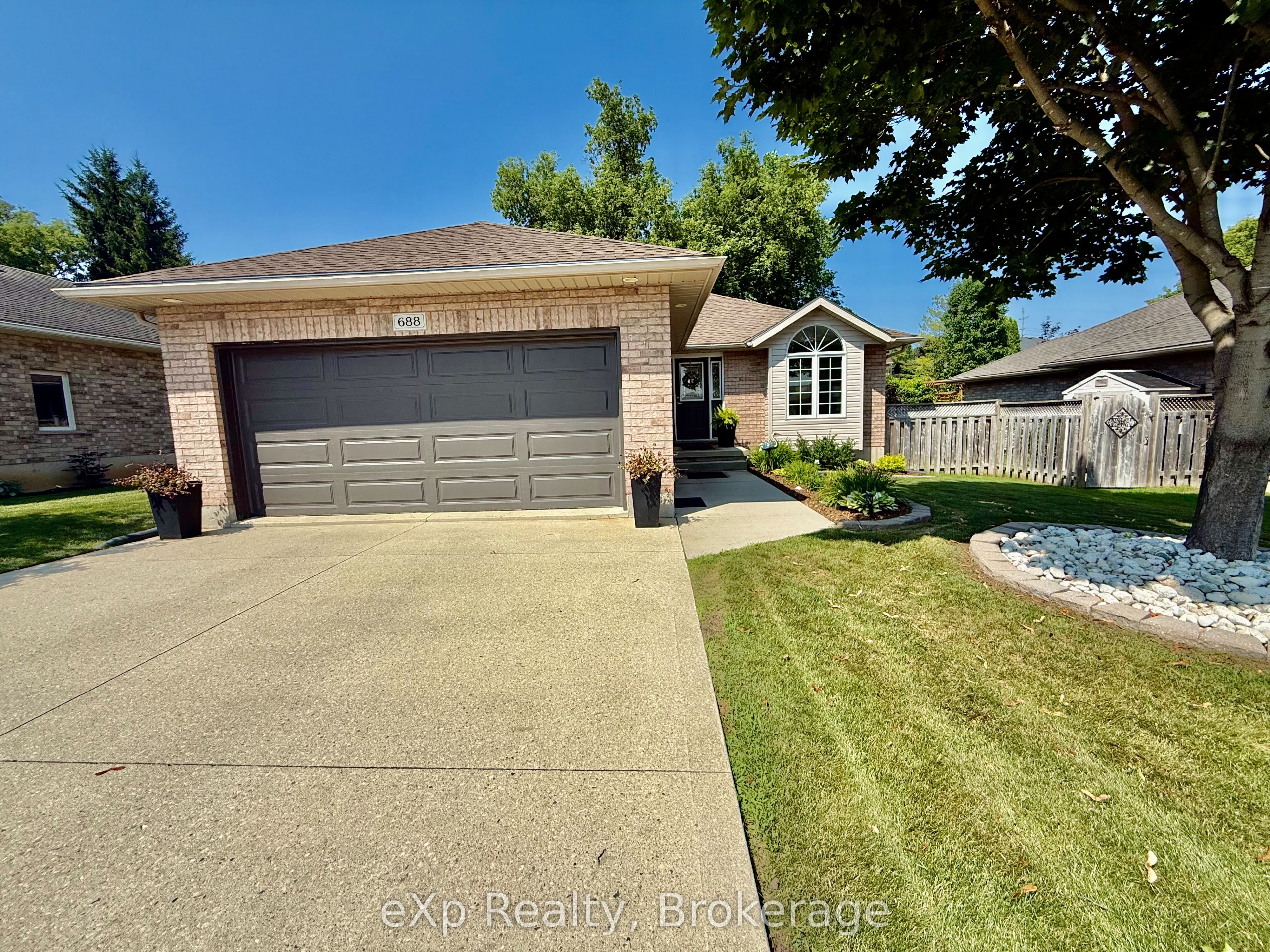 688 22nd Ave Property Photo 1