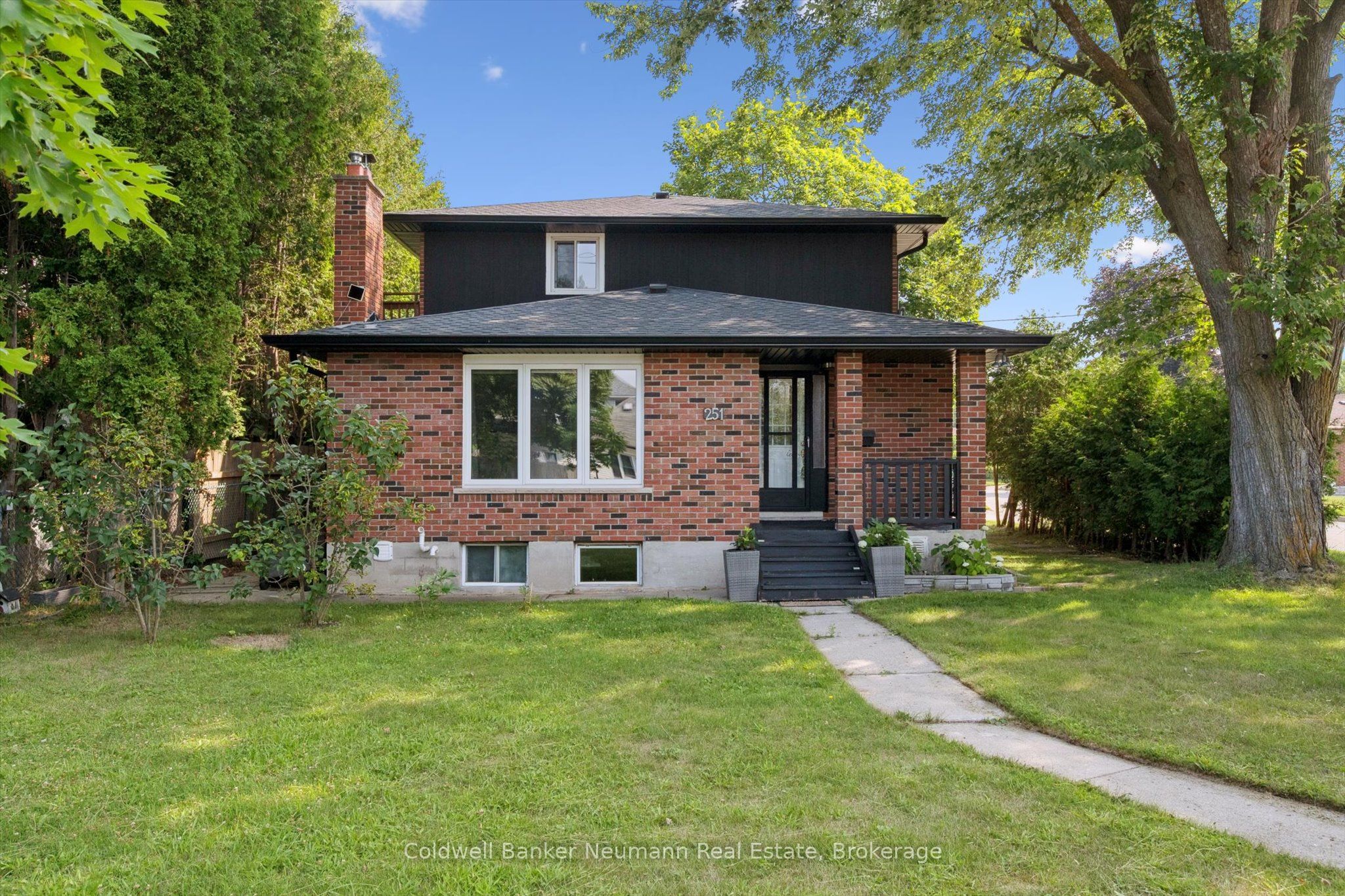 251 Metcalfe Street Property Photo 1