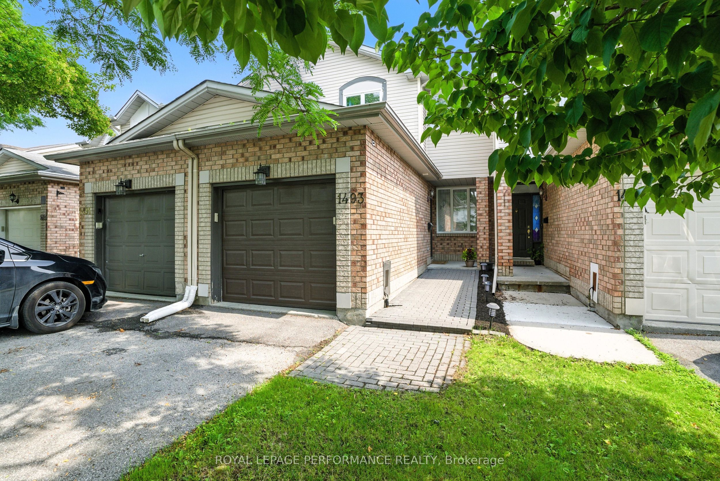 1493 Lynx Crescent Property Photo 1