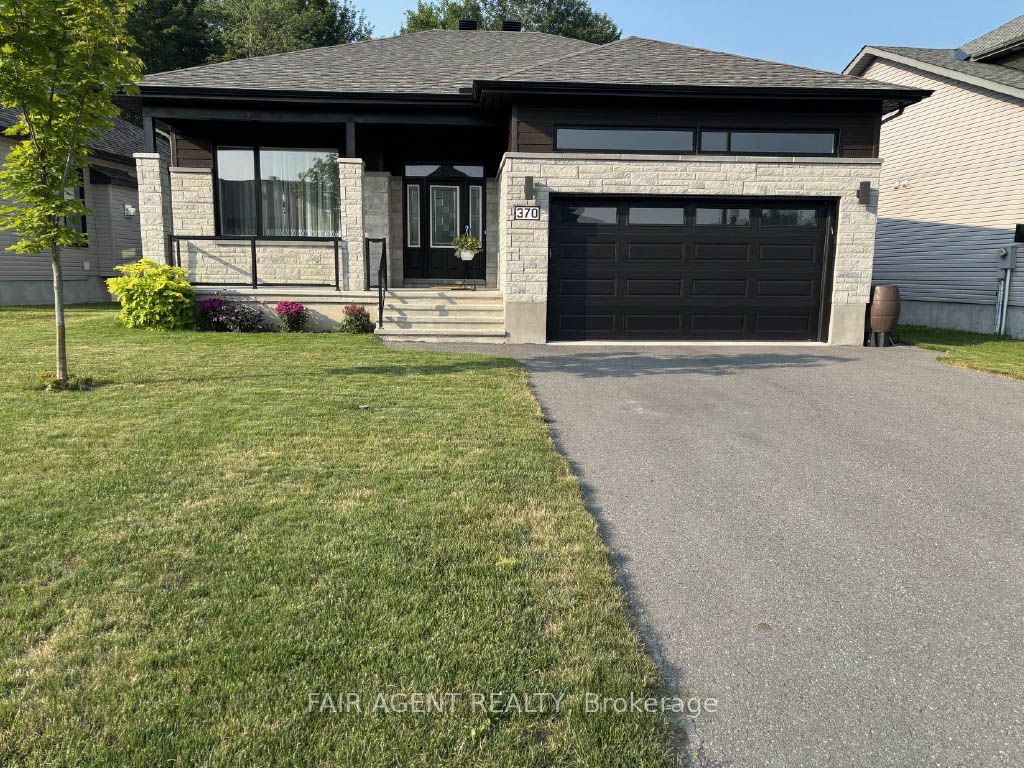 370 Dore Street Property Photo 1
