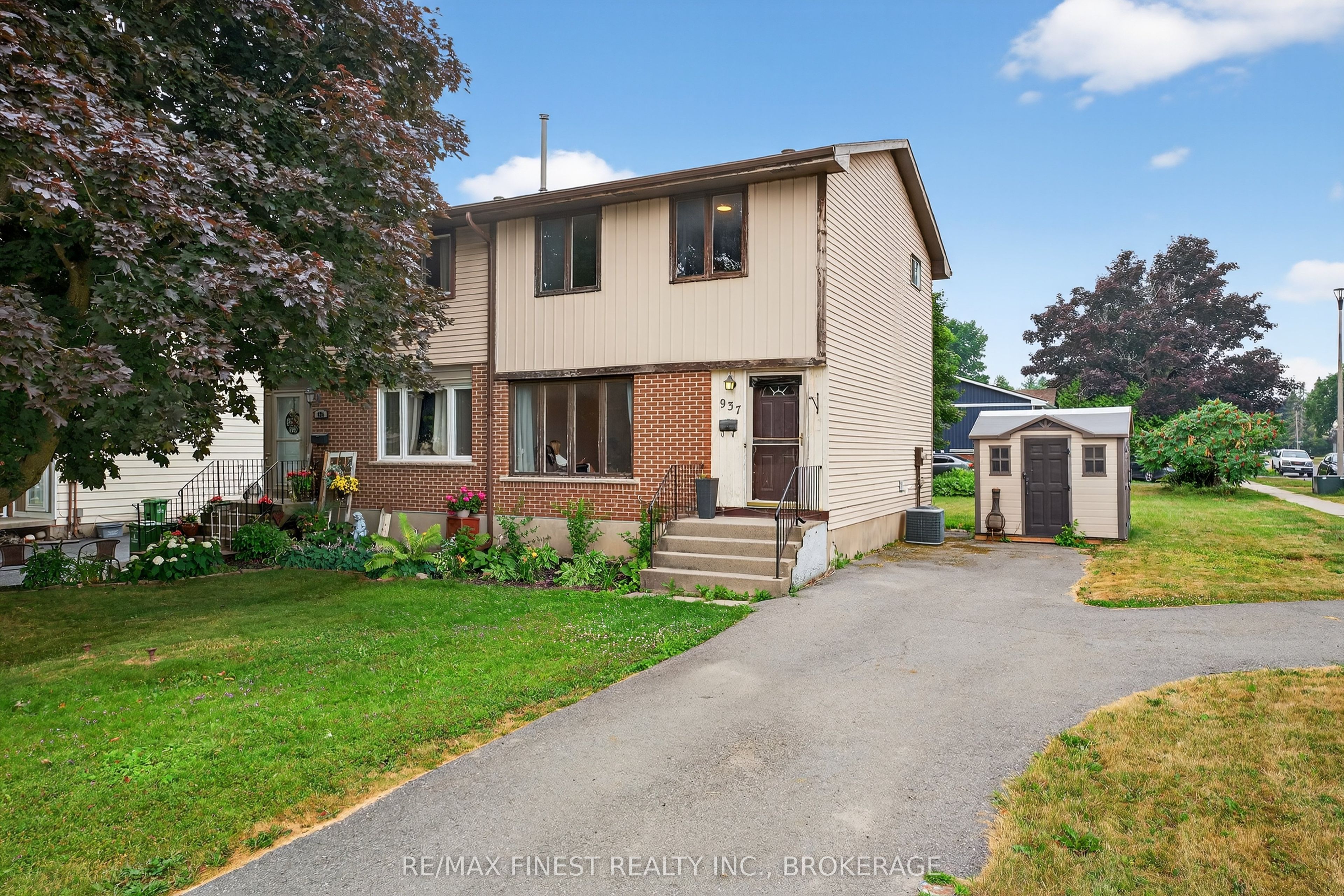 937 Purcell Cres Property Photo 1